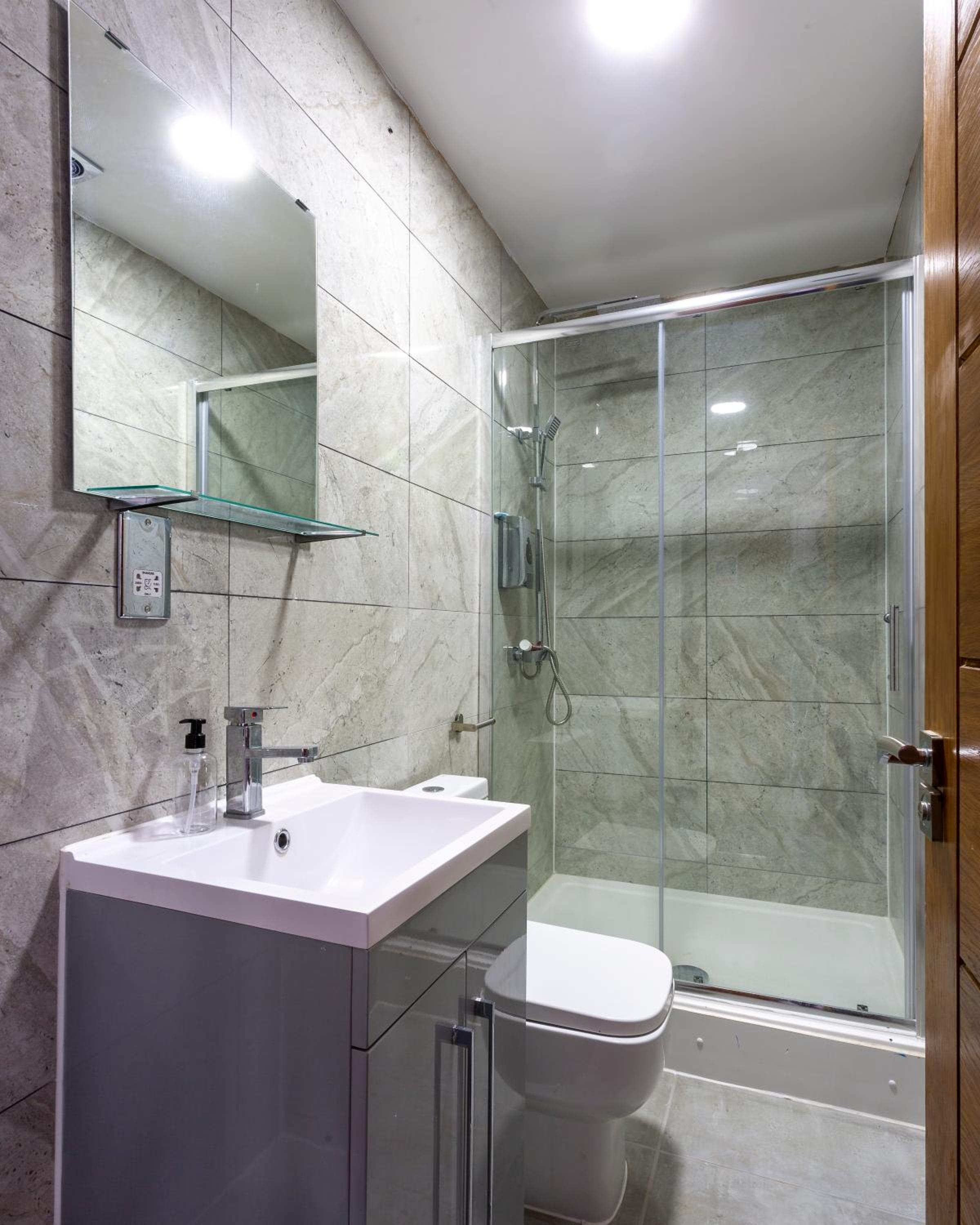 Double Room - Photo 9