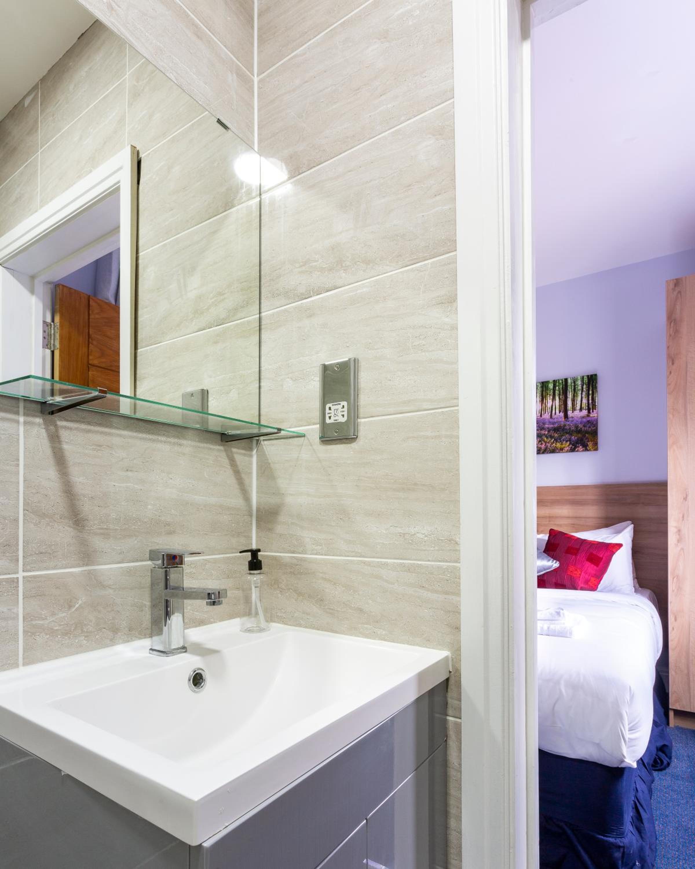 Double Room - Photo 4