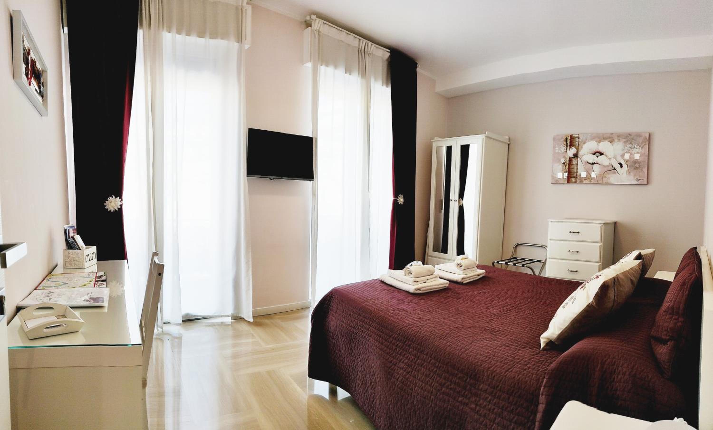 Standard Double Room with Private Bathroom