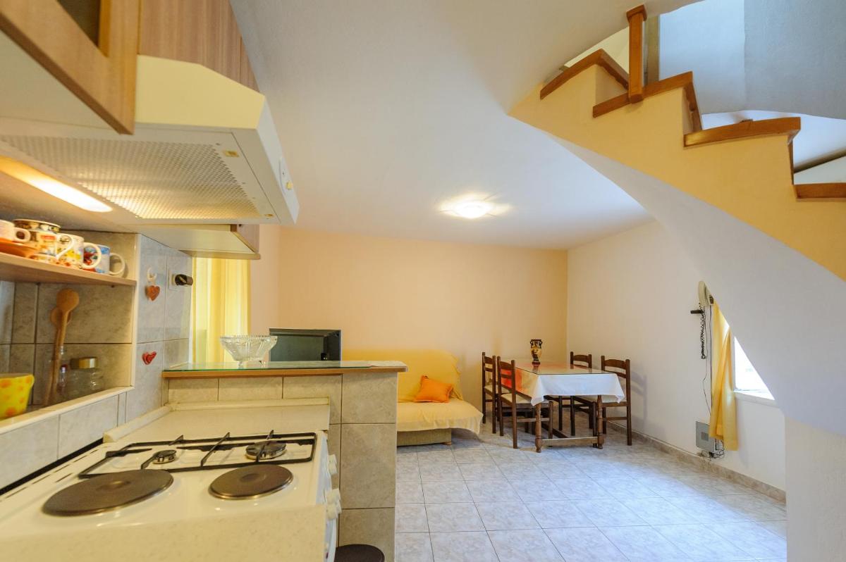 Duplex Two-Bedroom Apartment (5 Adults) - Photo 17