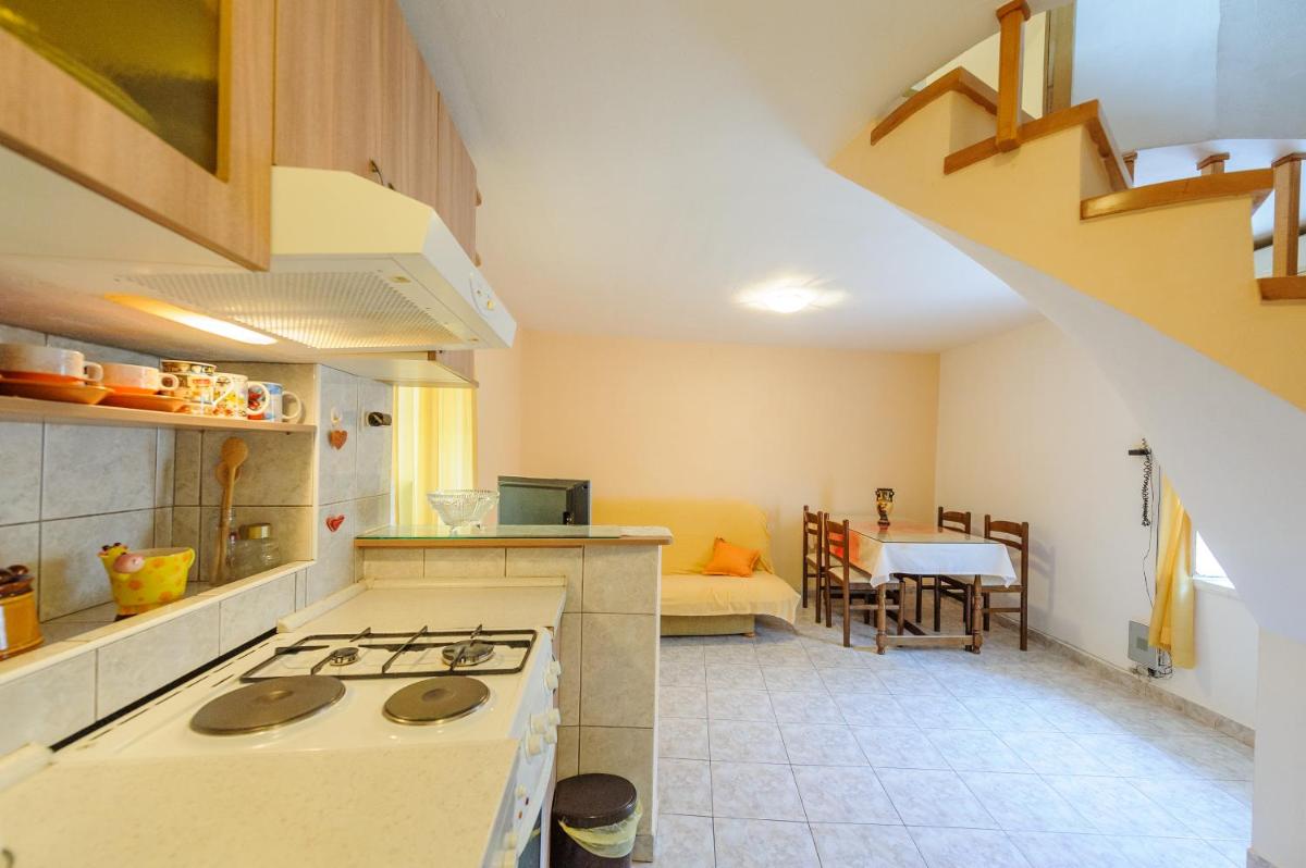 Duplex Two-Bedroom Apartment (5 Adults) - Photo 6