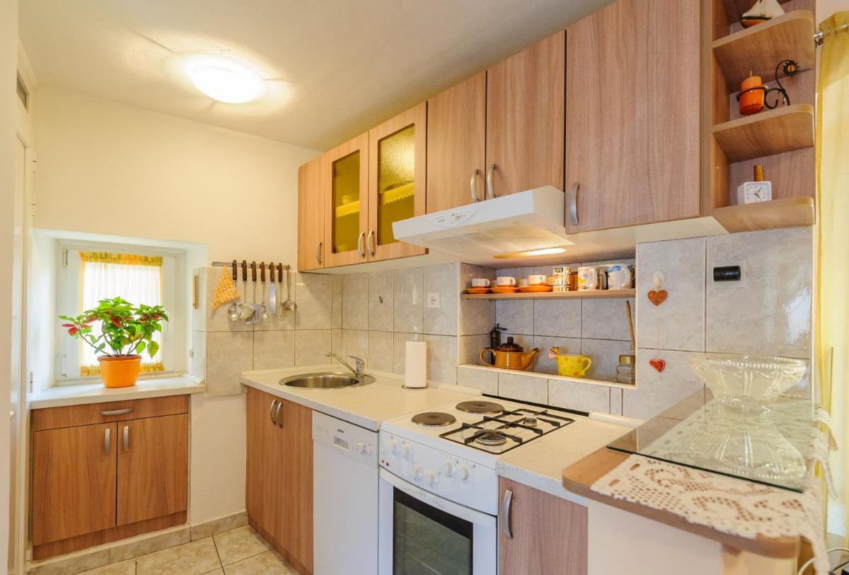 Duplex Two-Bedroom Apartment (5 Adults) - Photo 20
