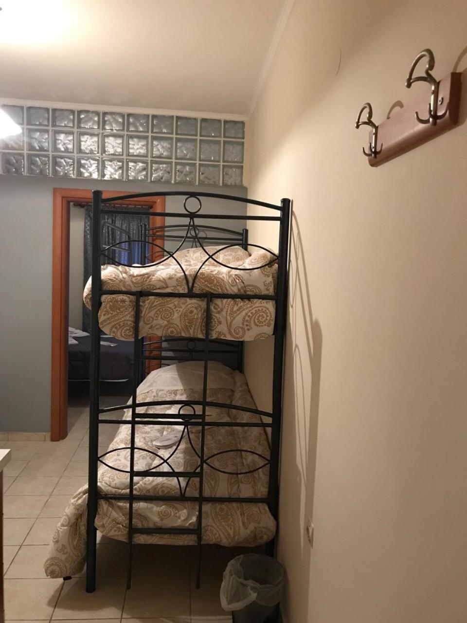 One-Bedroom Apartment - Photo 8