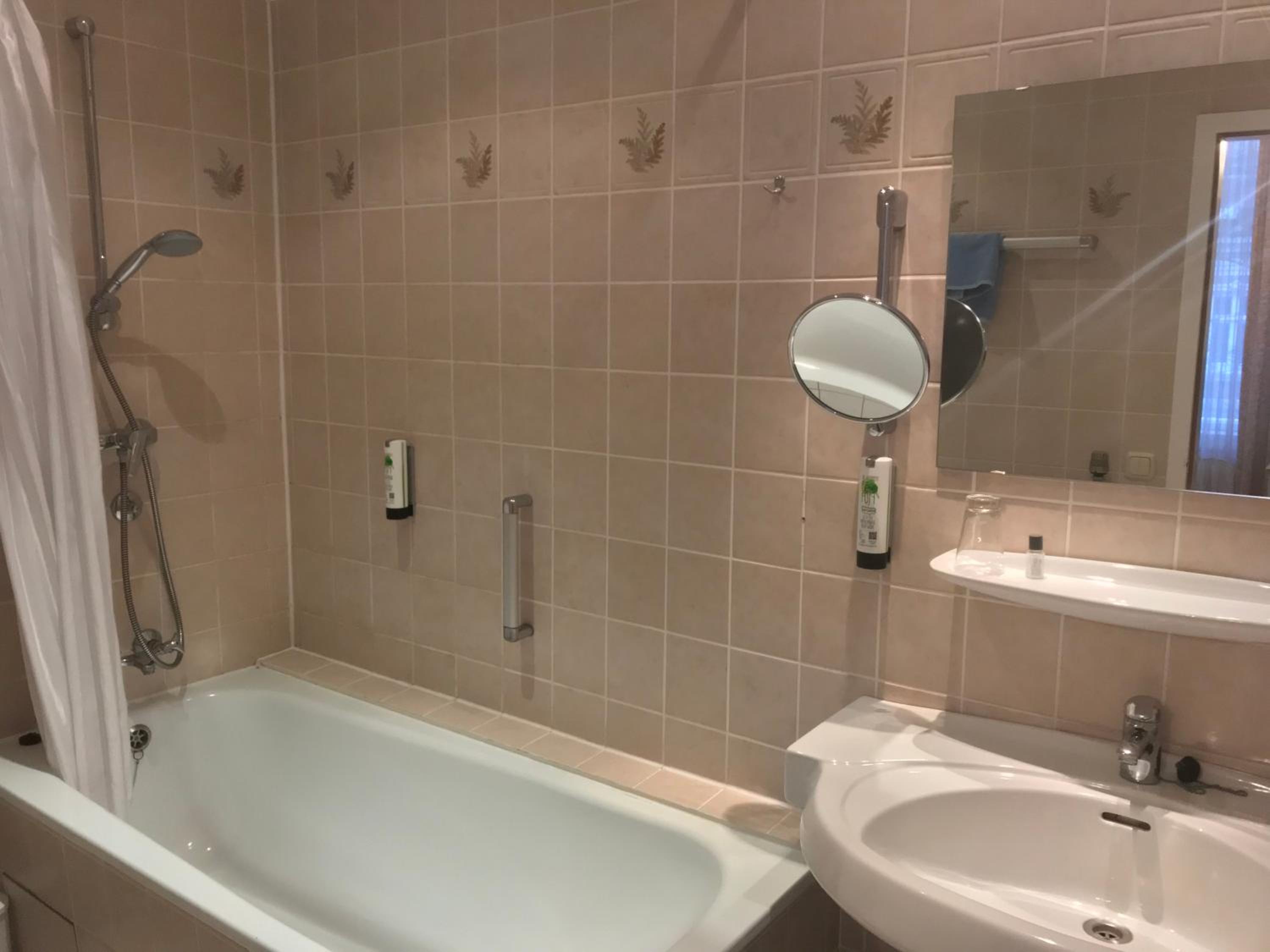 Double Room - Photo 29