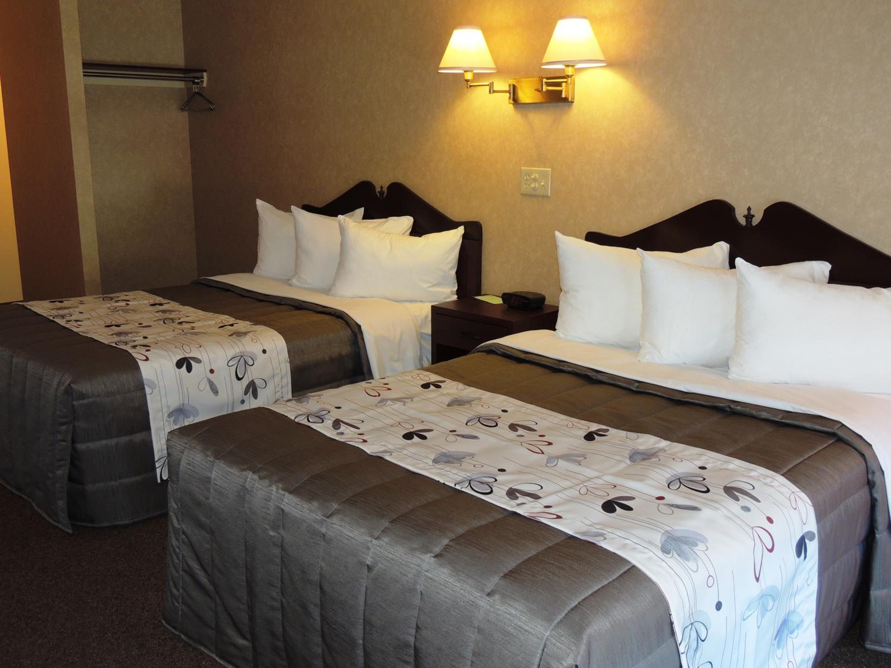 Double Room with Two Double Beds - Non-Smoking photo 1