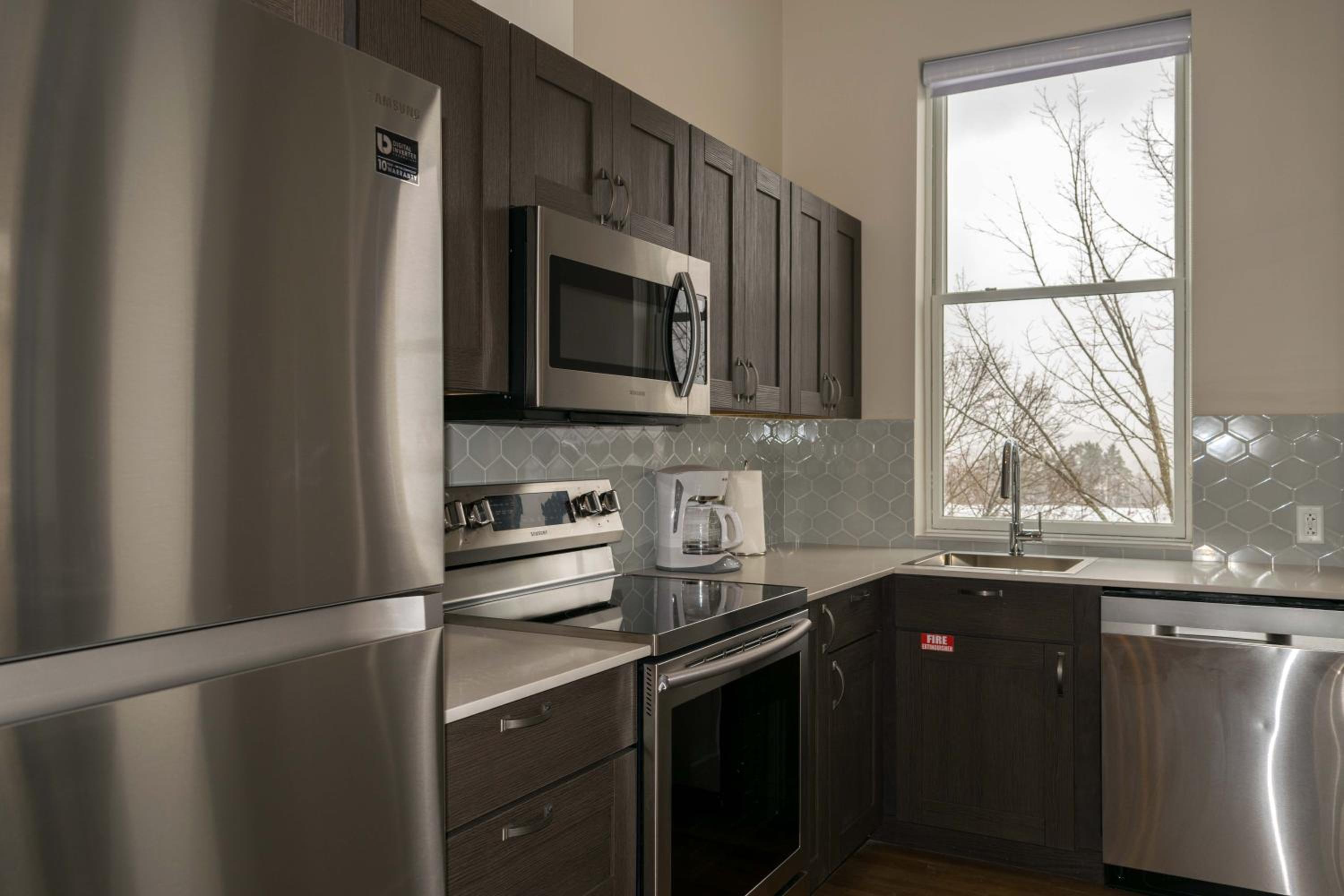 Two-Bedroom Apartment - Photo 2