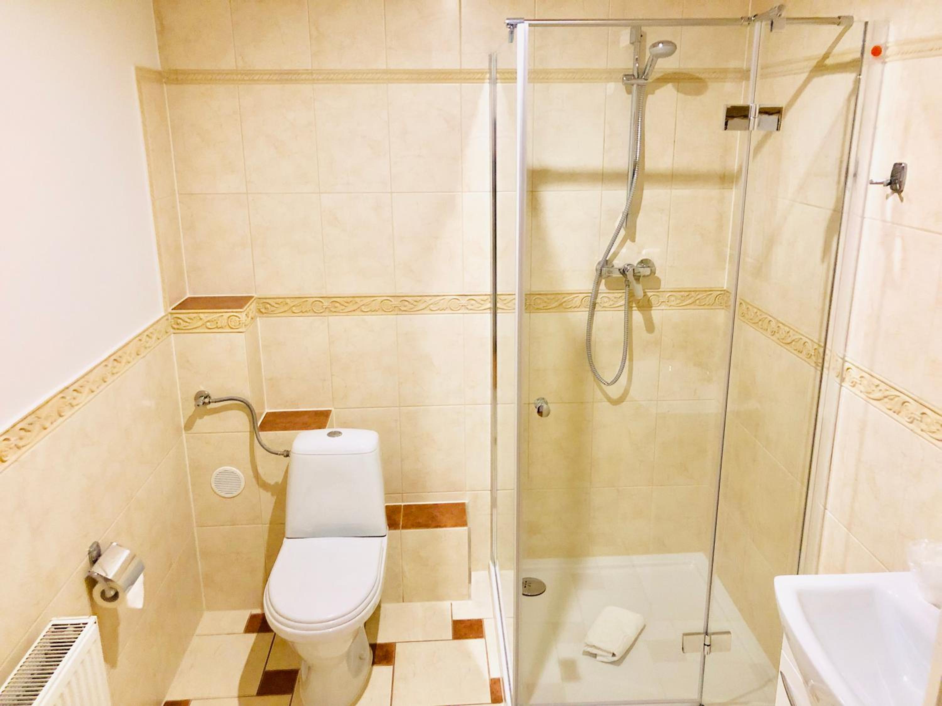 Deluxe Double or Twin Room - Photo 10