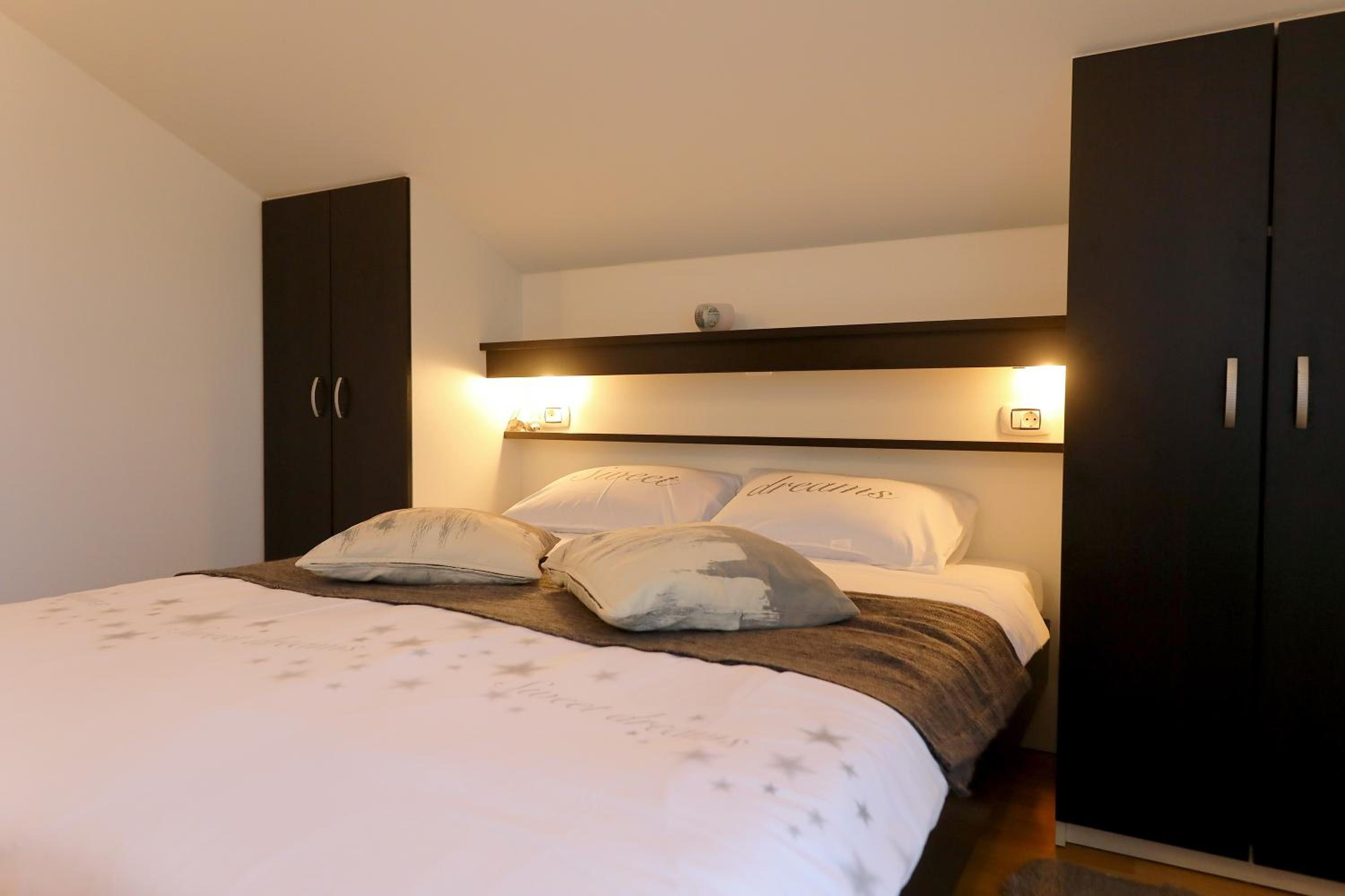 Penthouse Apartment with Sea View photo 3