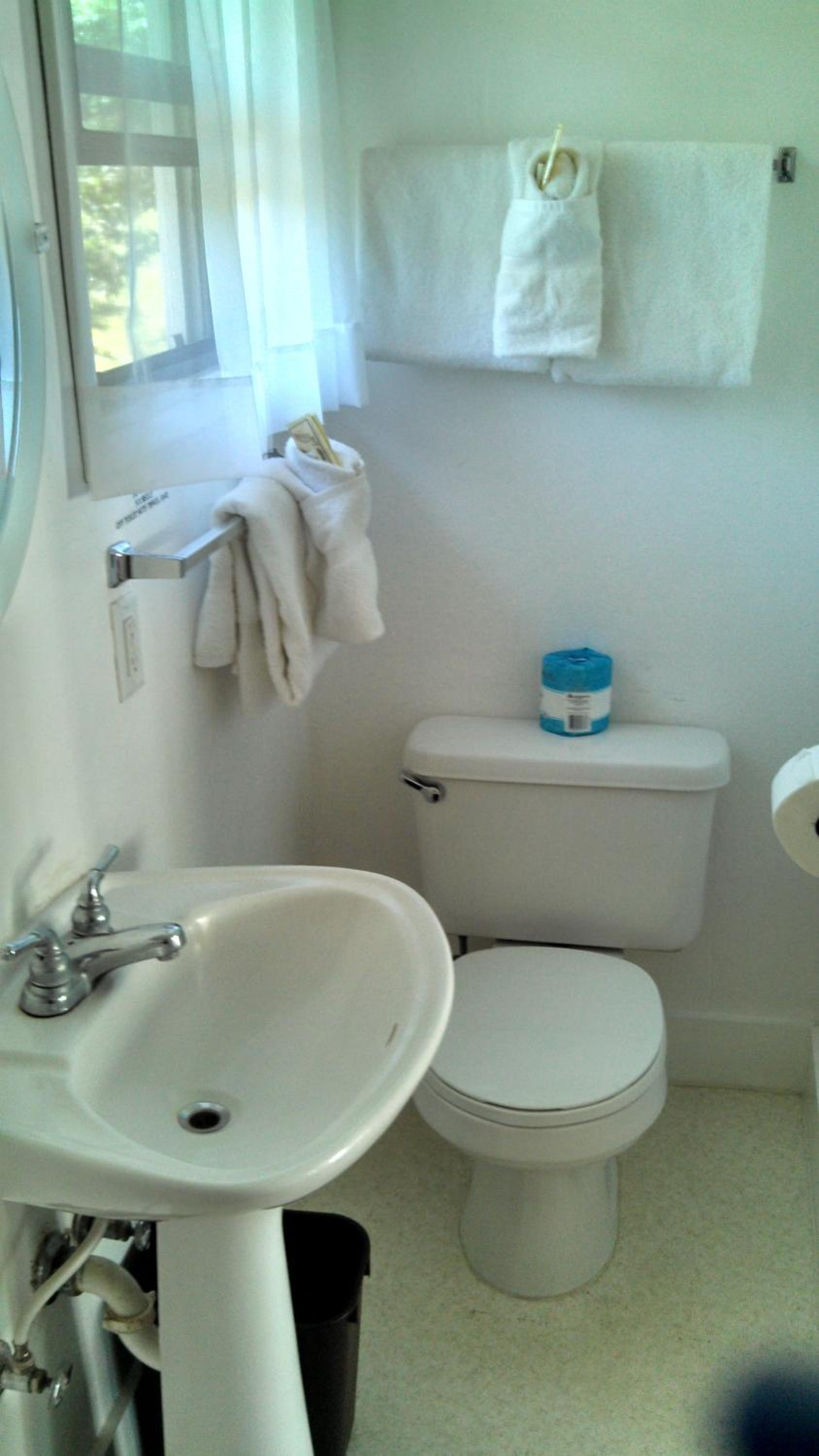Deluxe Queen Room with Two Queen Beds photo 2