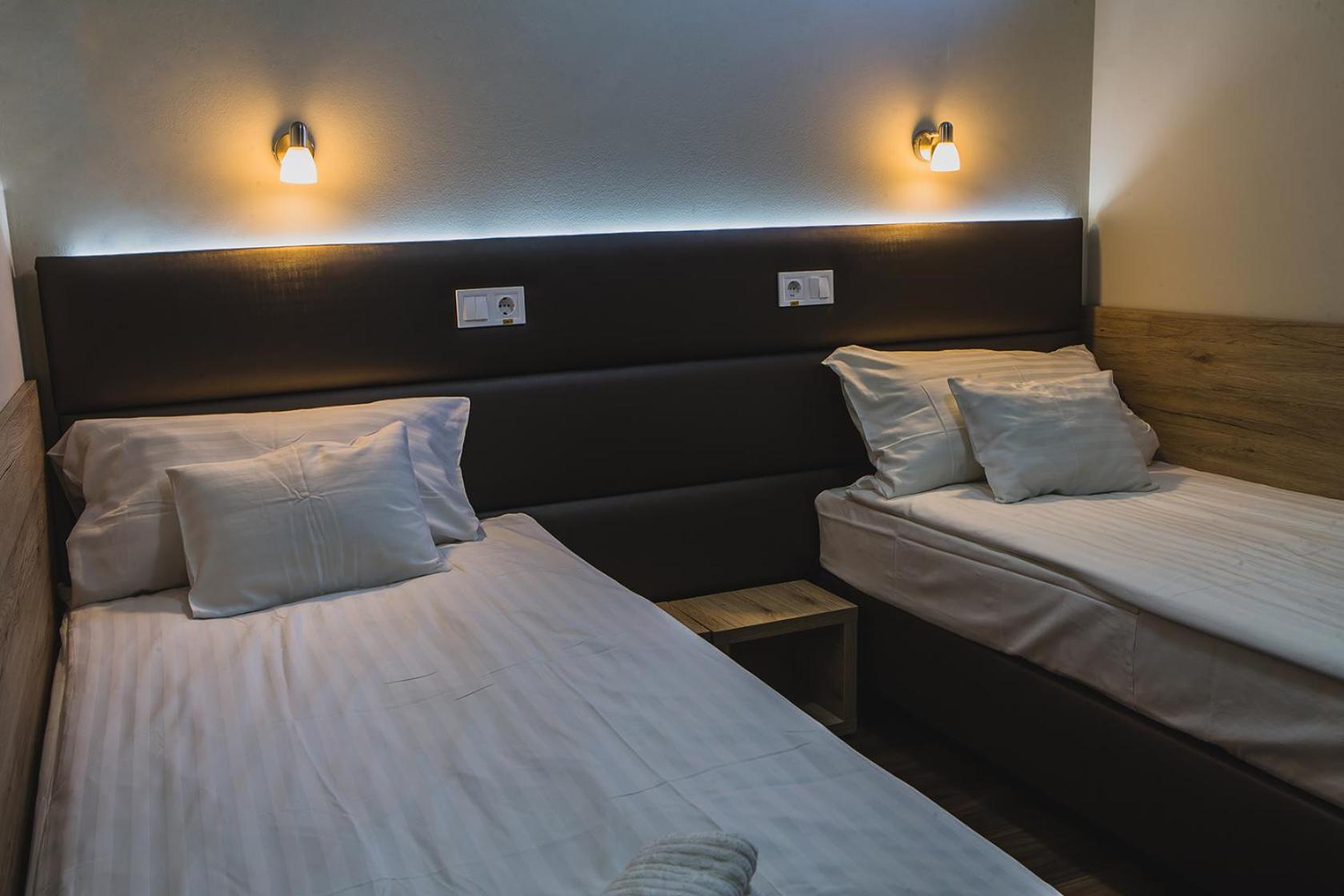 Double or Twin Room photo 3