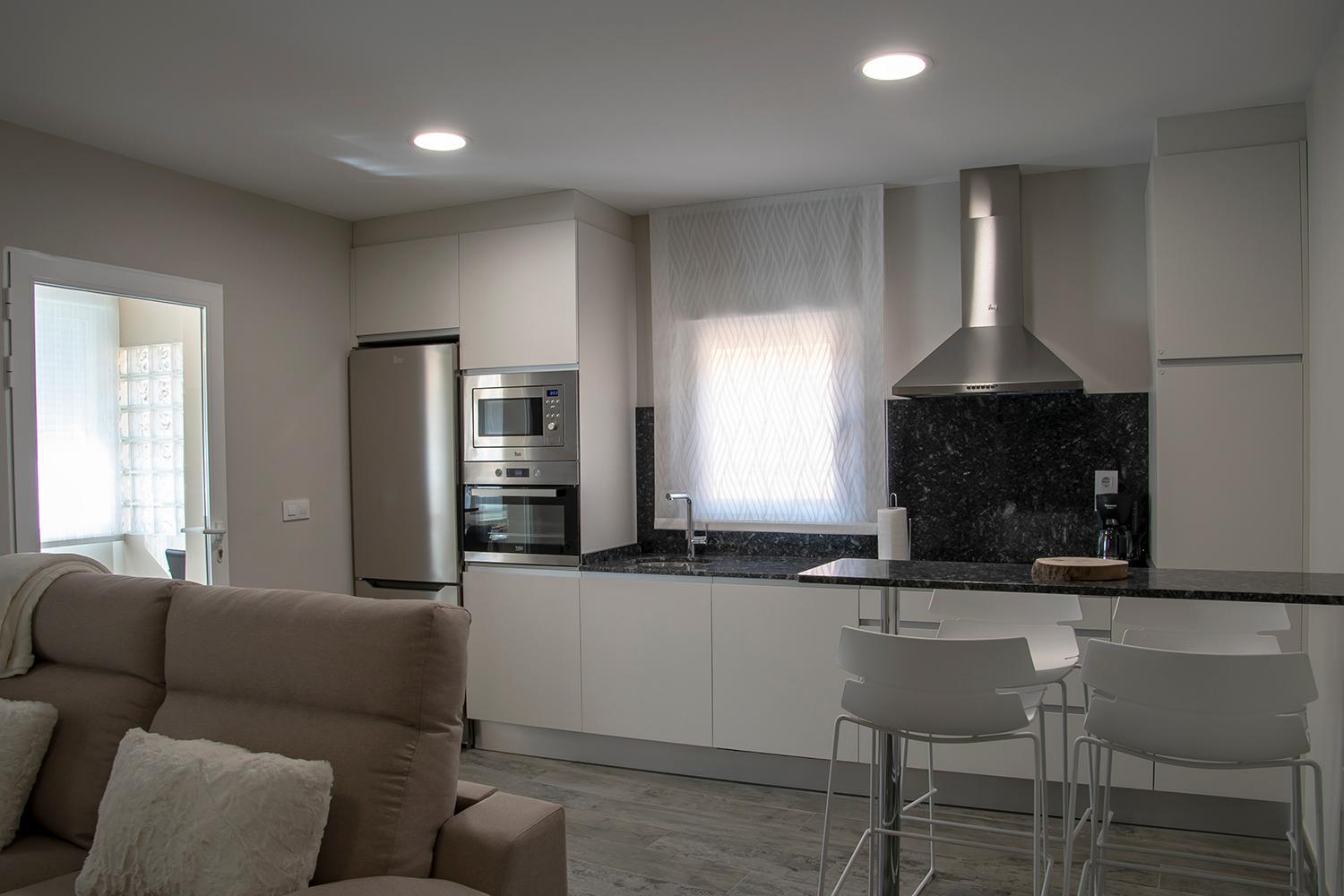 Five-Bedroom House photo 2
