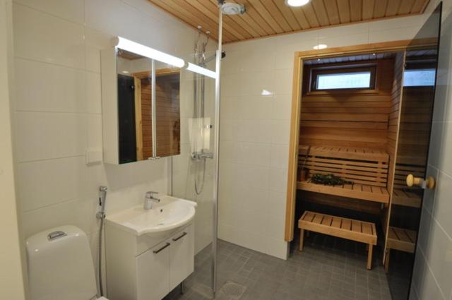One-Bedroom Apartment with Sauna - Photo 13