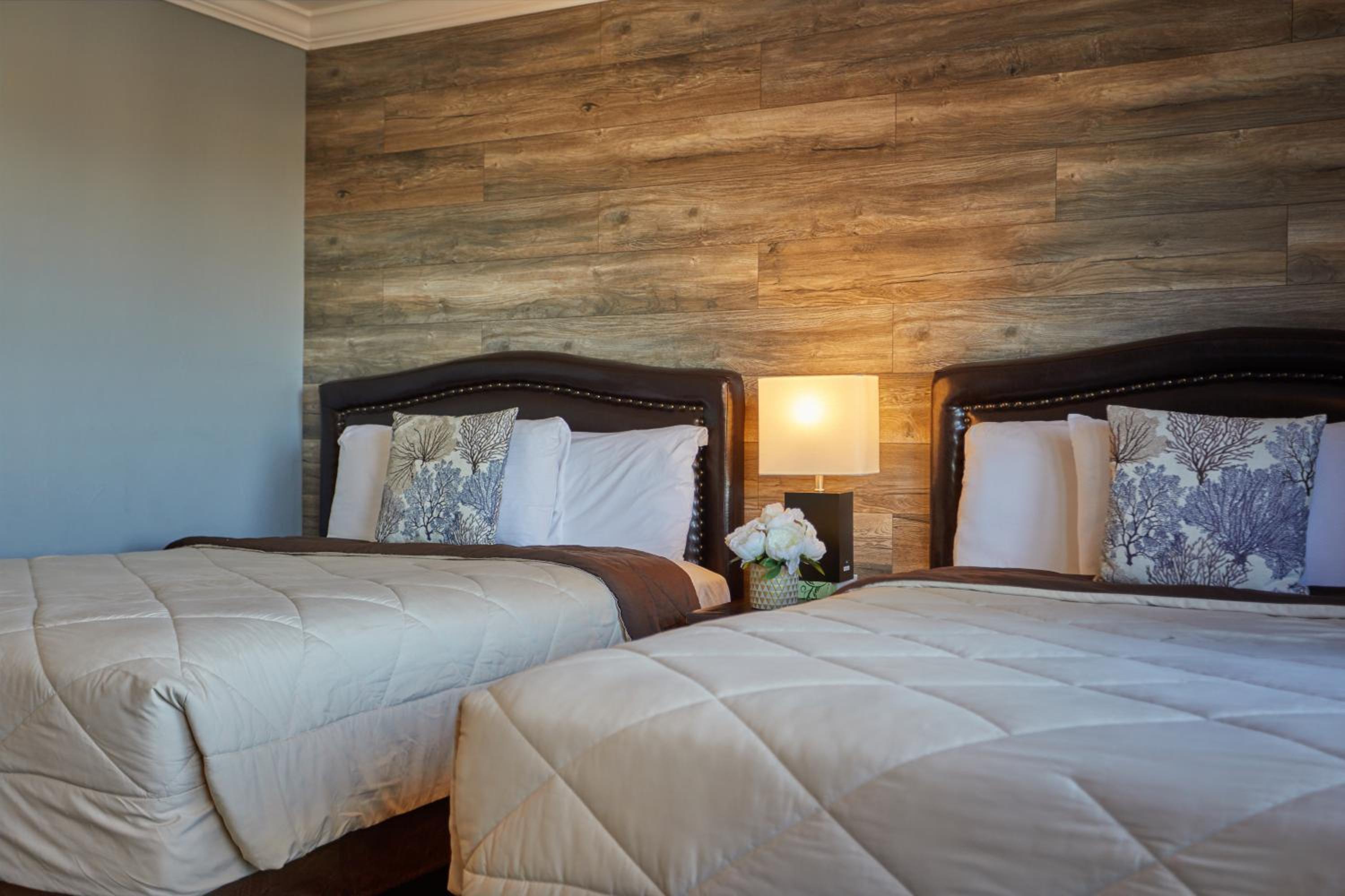 Queen Room with Two Queen Beds - Pet-friendly - Photo 1