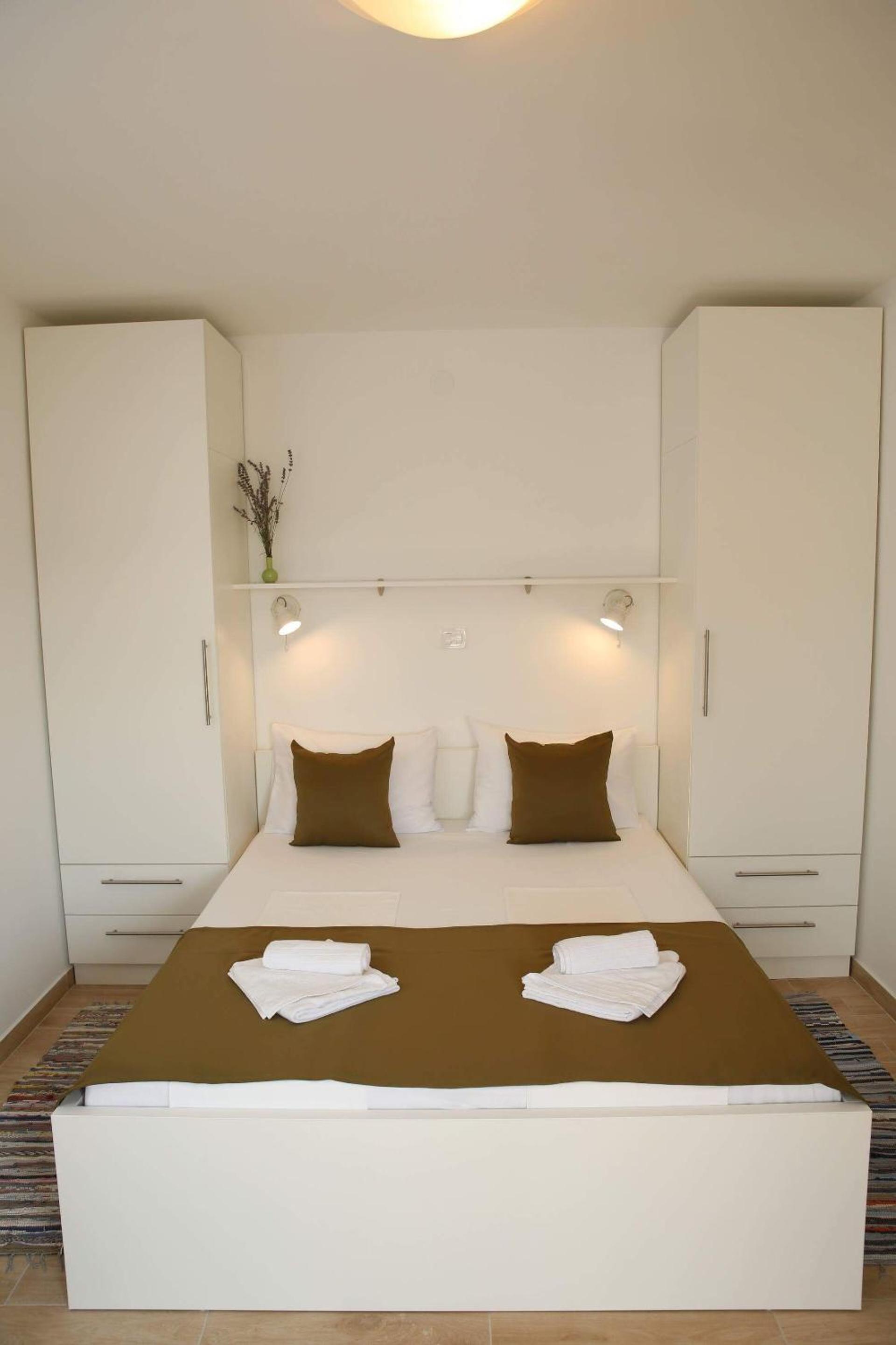 Studio Apartment photo 2