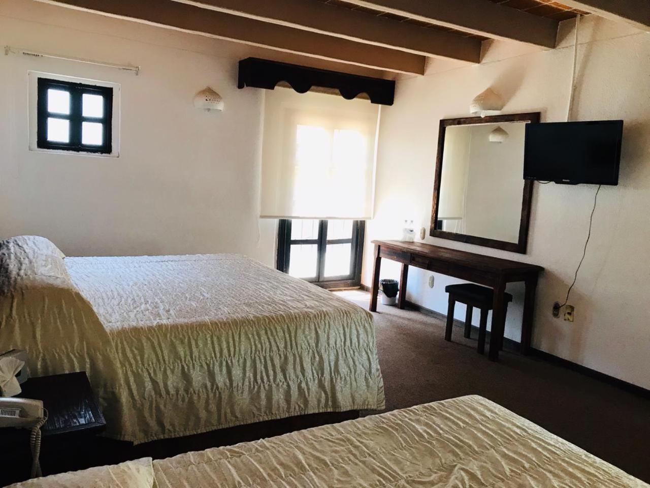 Double Room - Photo 18