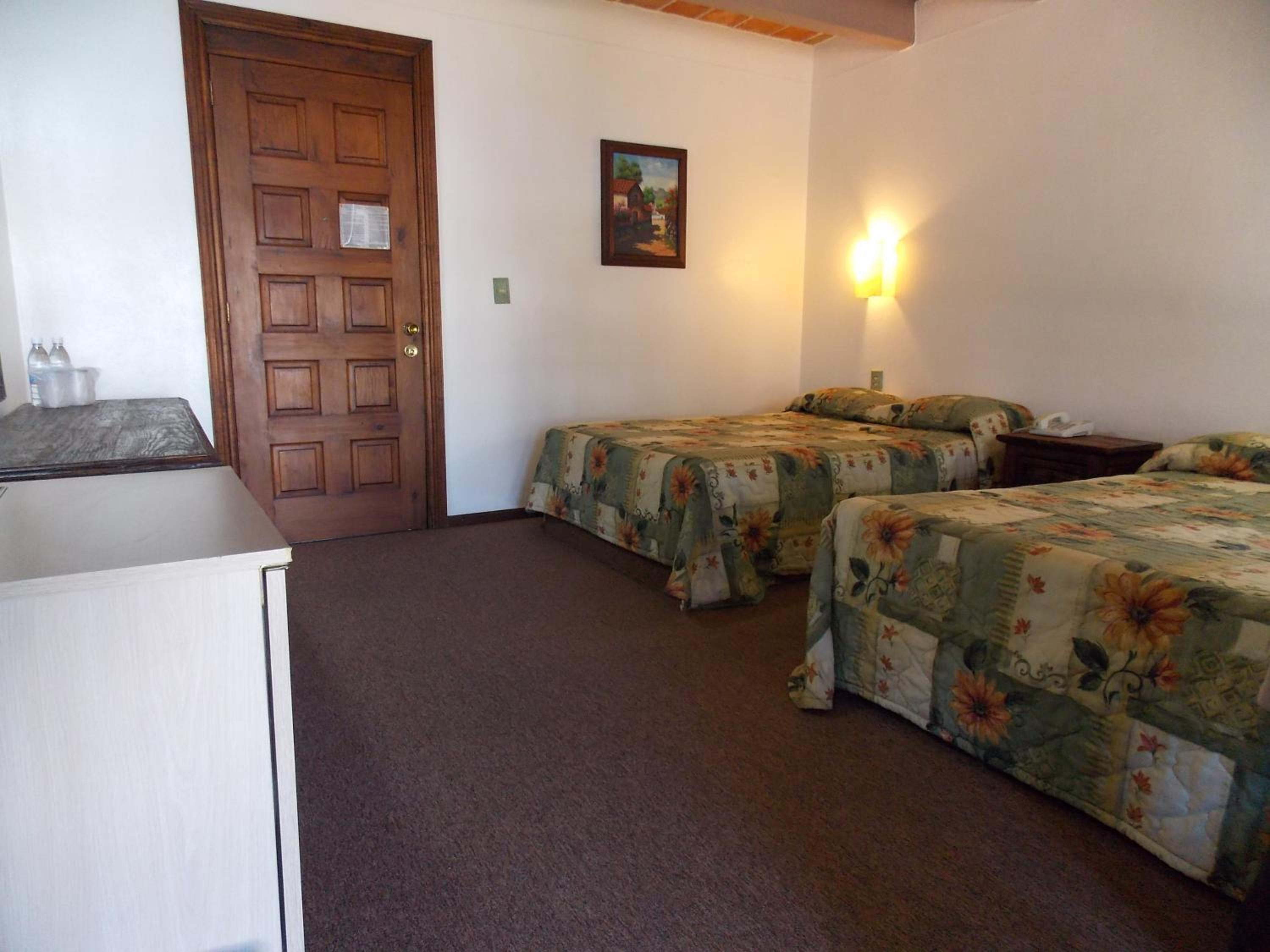 Double Room - Photo 15