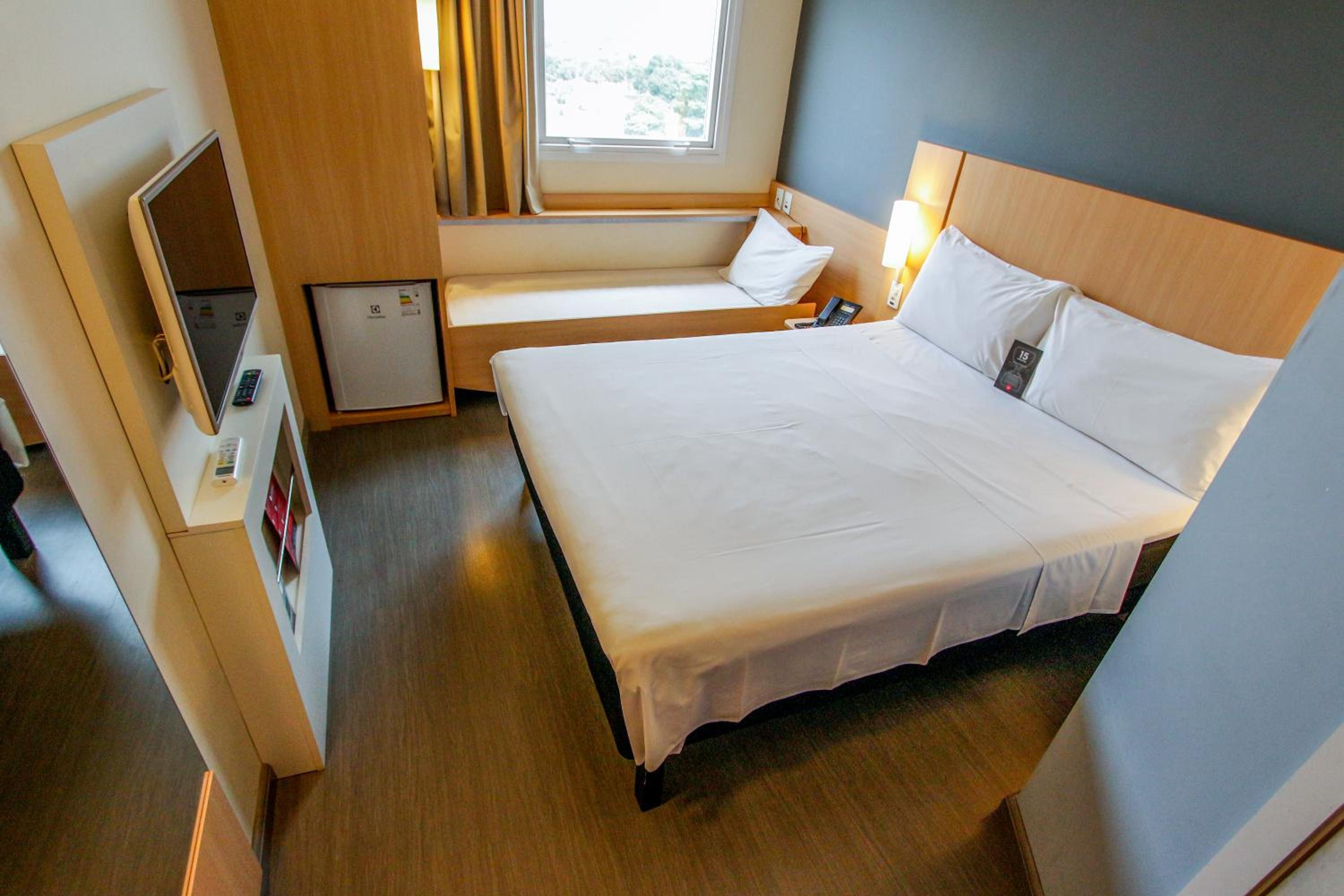 Apartment with One Double Bed photo 2