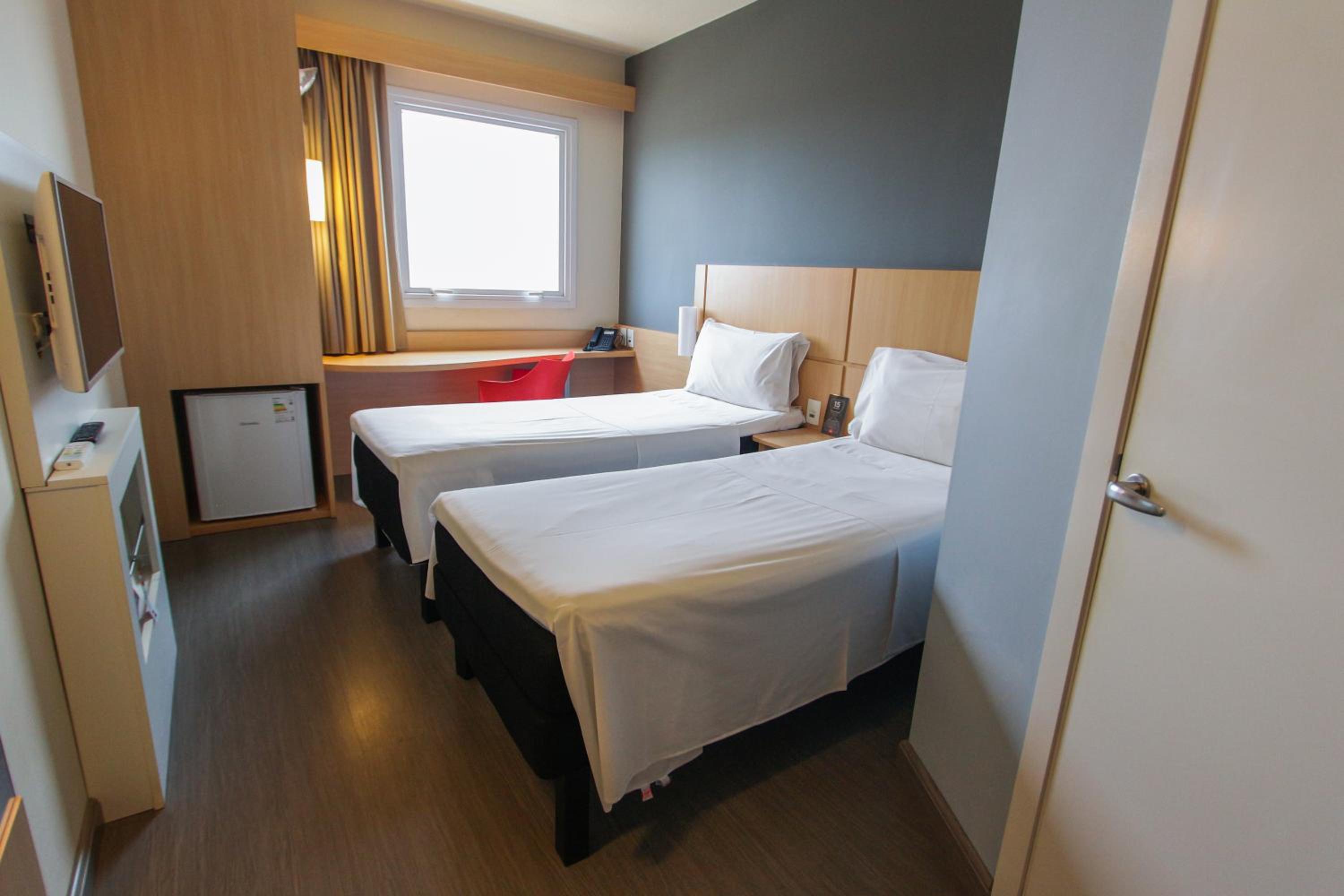 Apartment with Twin Beds photo 3
