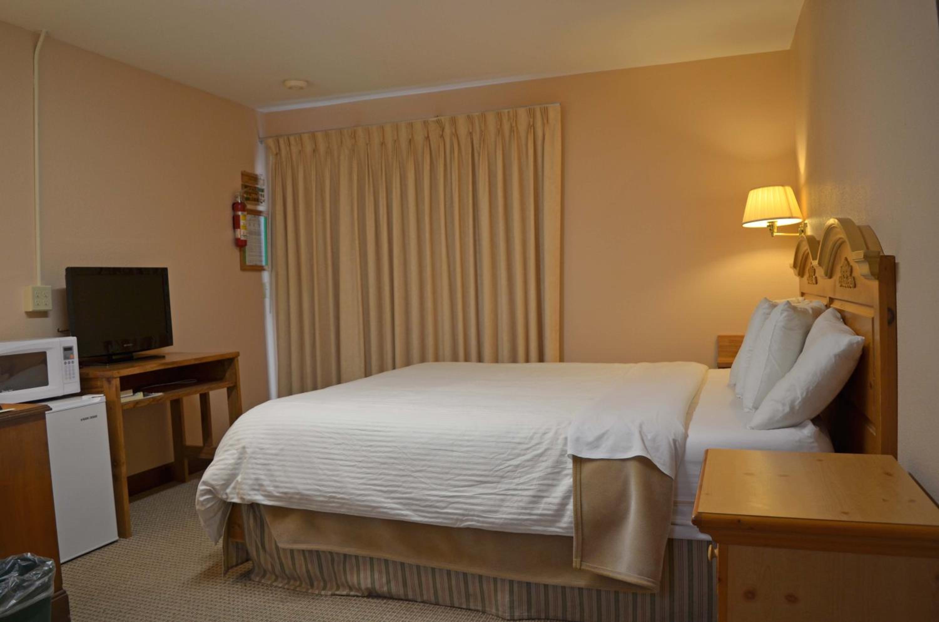 Standard King Room photo 3