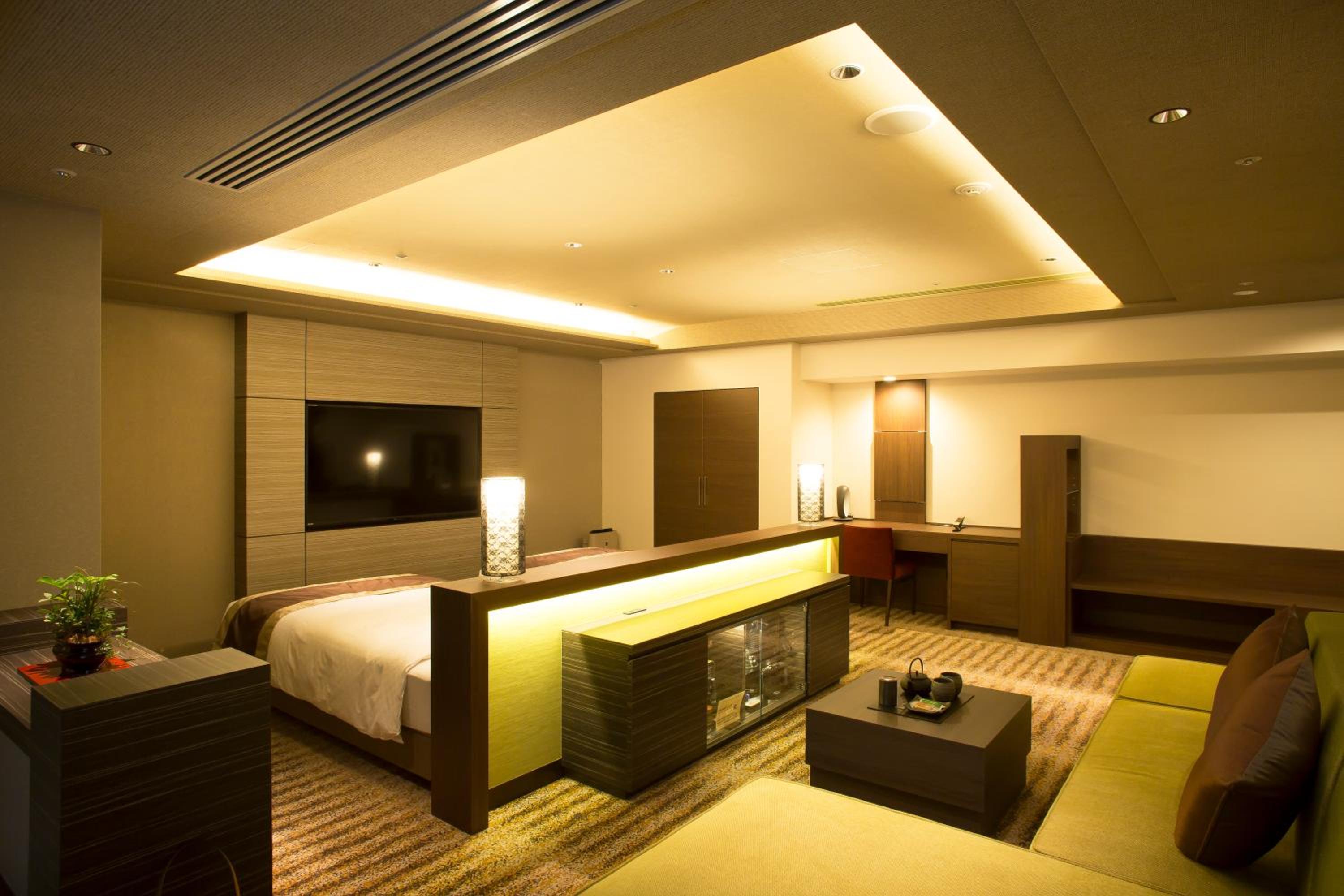 Junior Suite with Garden View -Nonsmoking photo 1