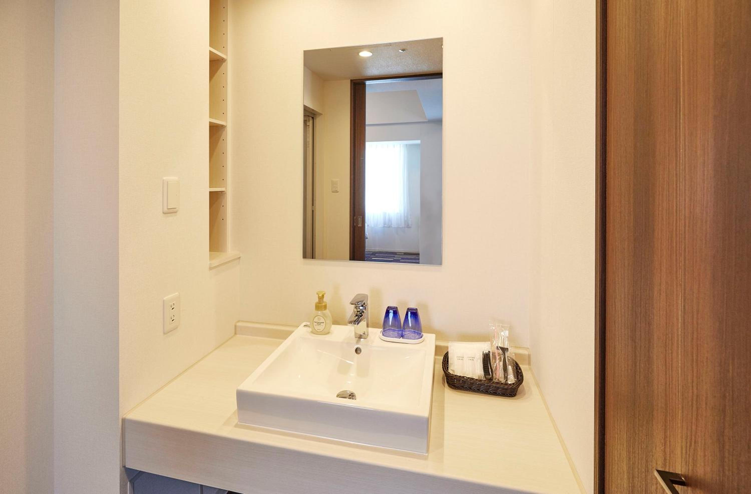 Deluxe Twin Room - Non-Smoking - Photo 2