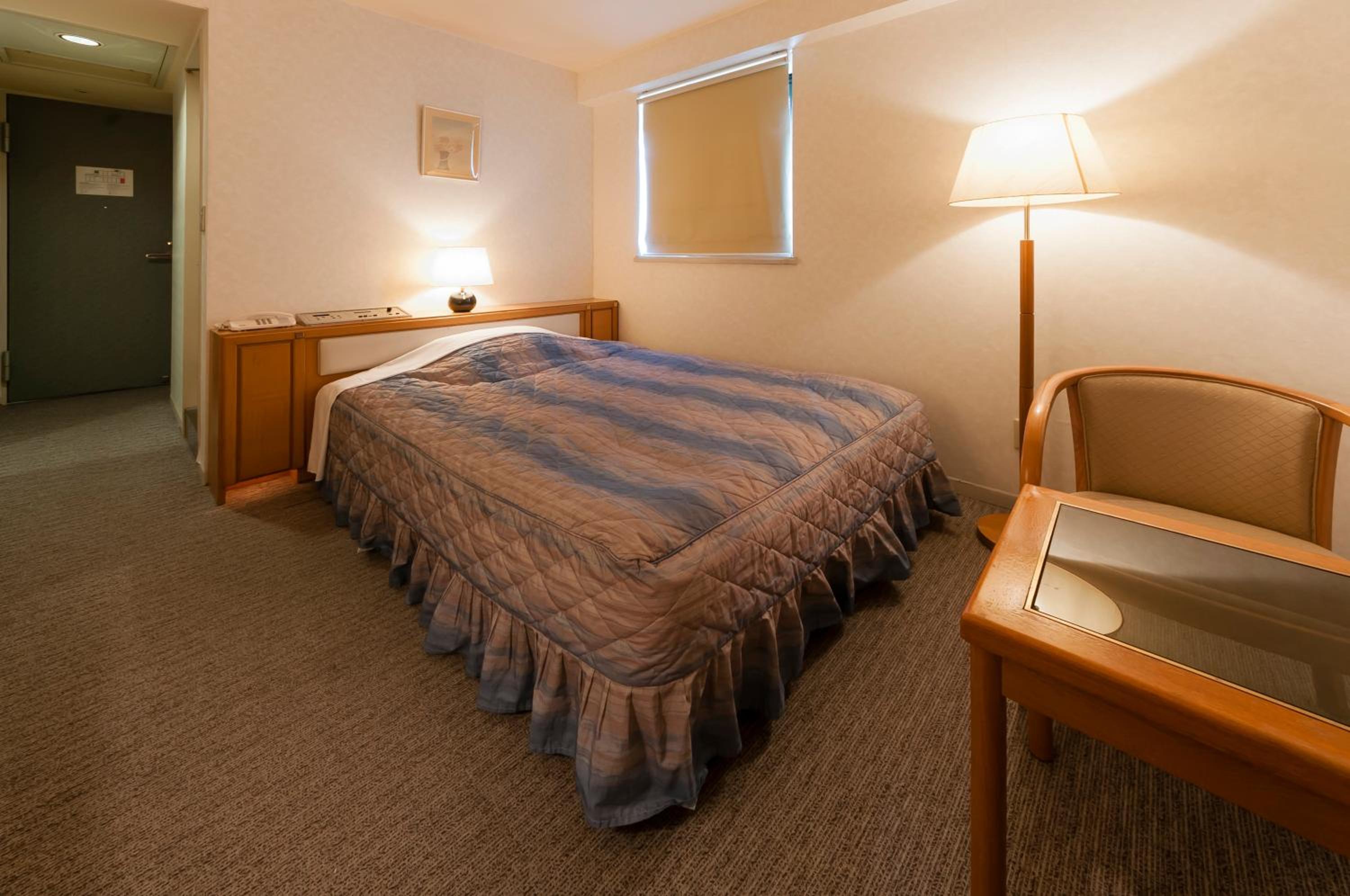 Single Room - Smoking photo 1