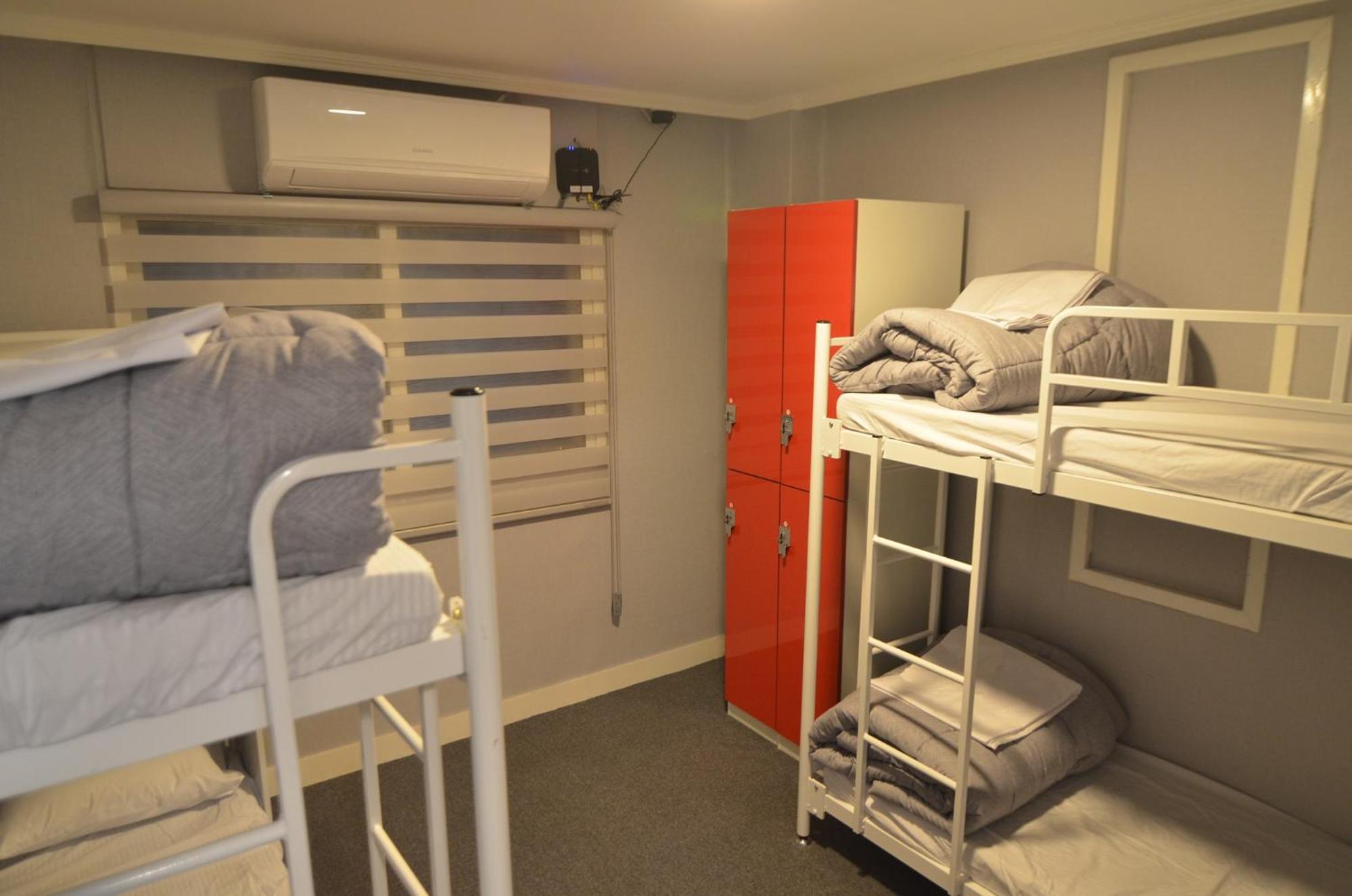 Triple Room with Bathroom - Photo 2