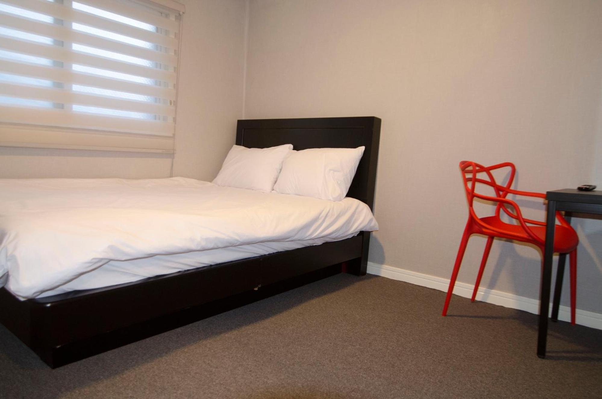 Double Room with Private Bathroom - Photo 6