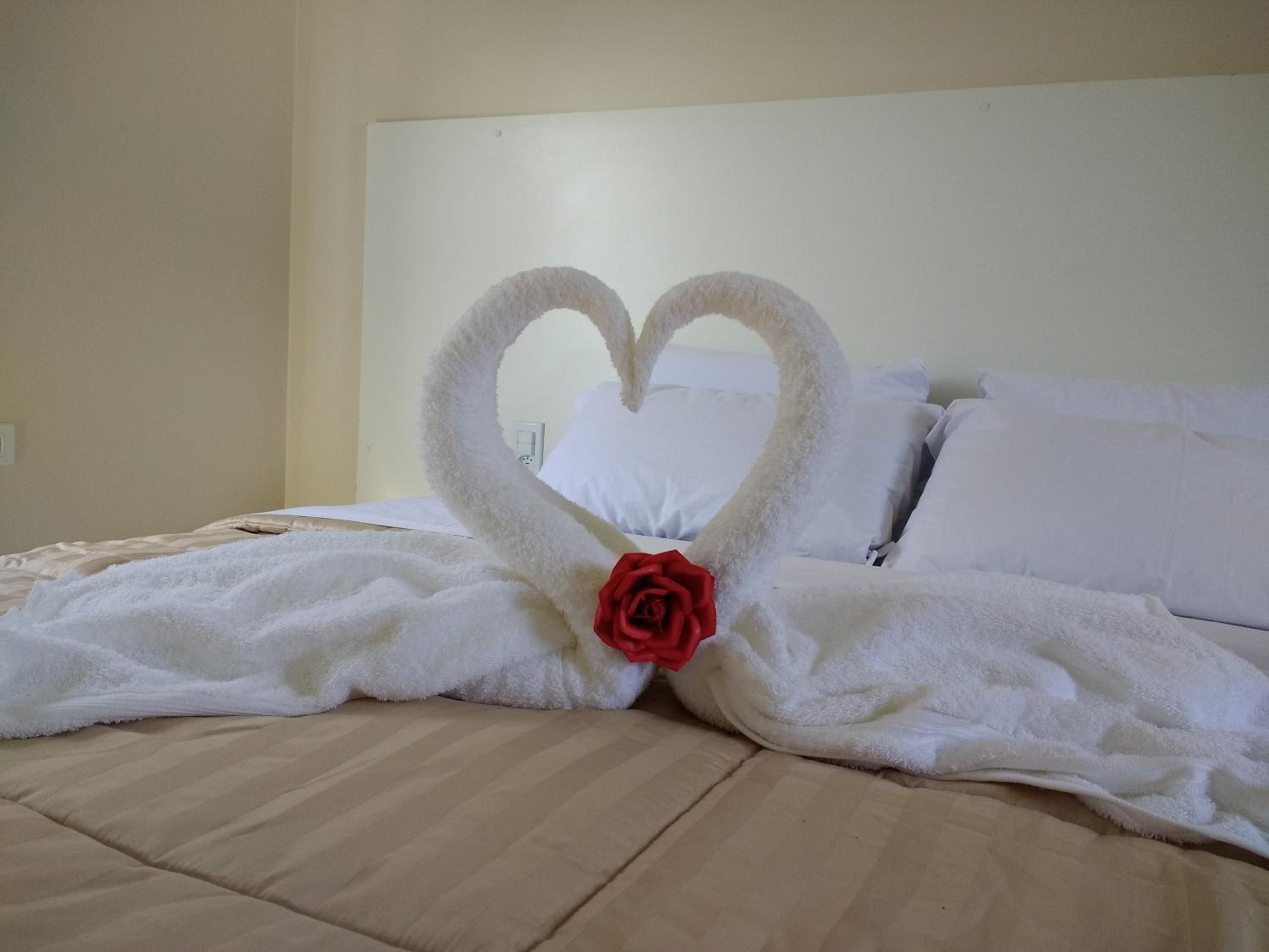Deluxe King Suite - Photo 5
