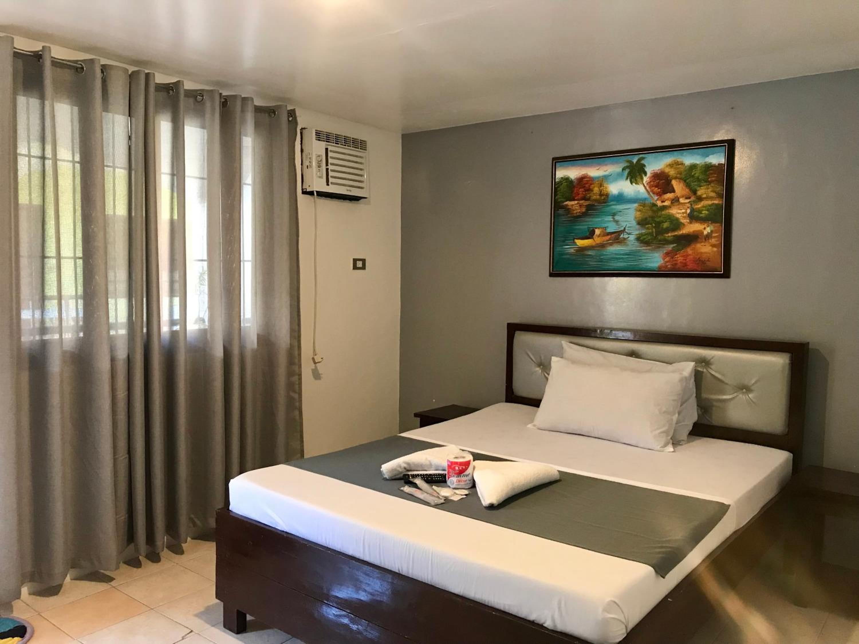 Double Room - Photo 7