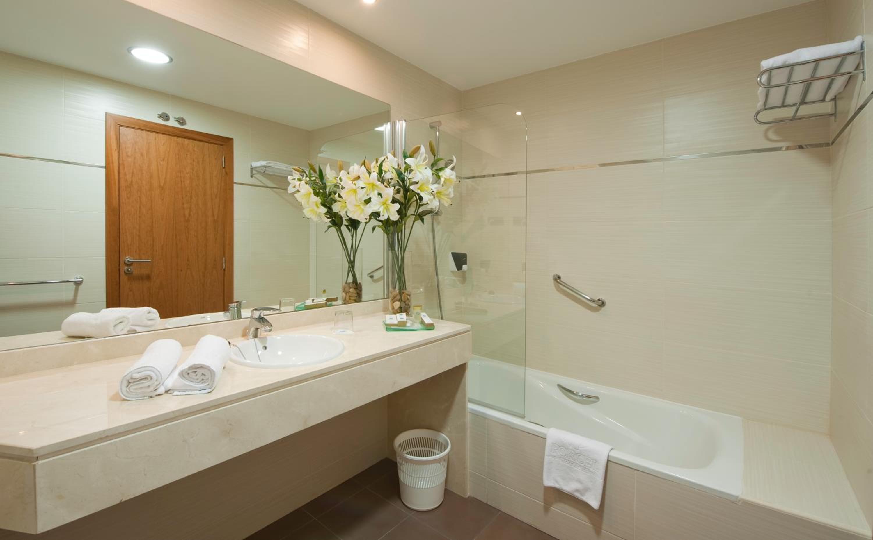 Triple Room (2 Adults + 1 Child) photo 3
