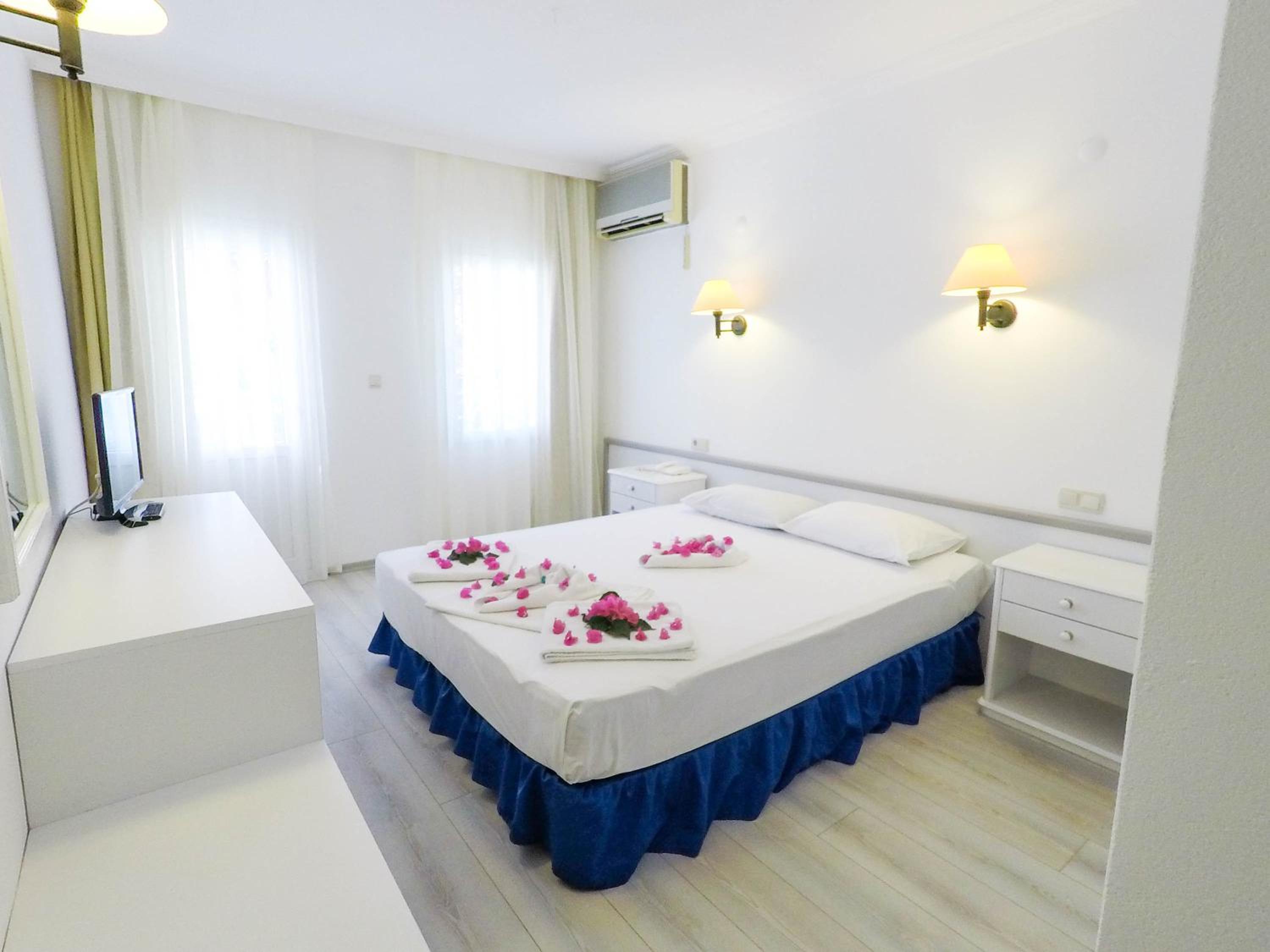Standard Double Room - Photo 3