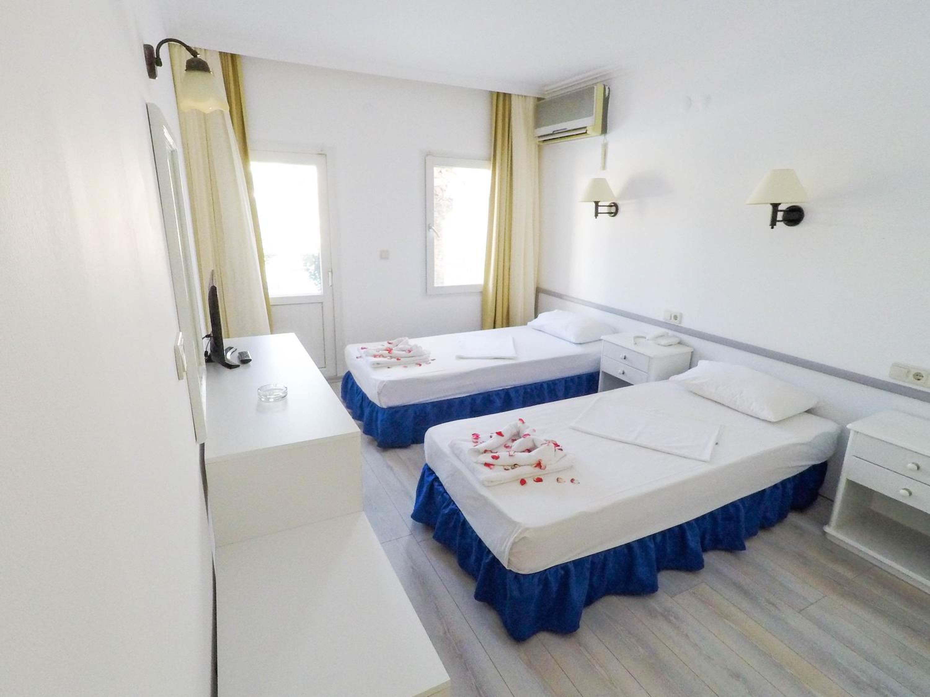 Standard Double Room - Photo 5