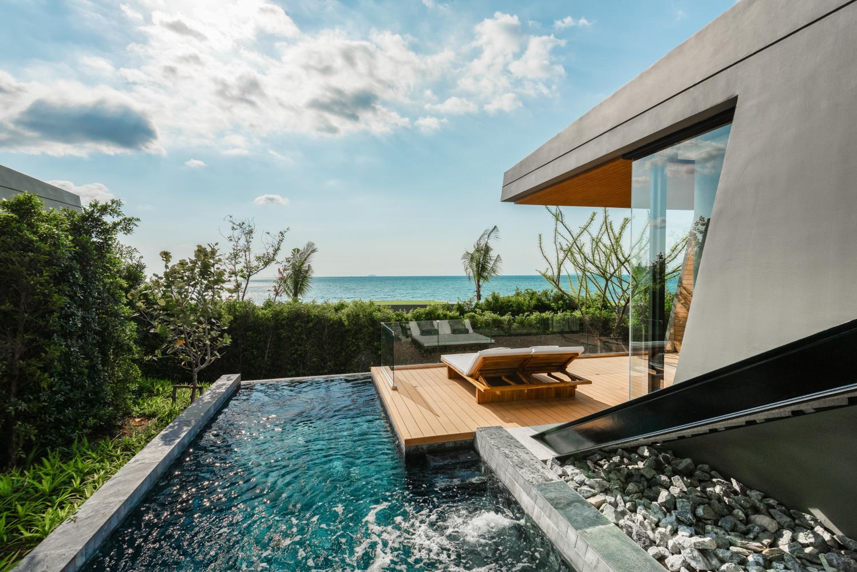 Beachside Seaview Pool Villa photo 3