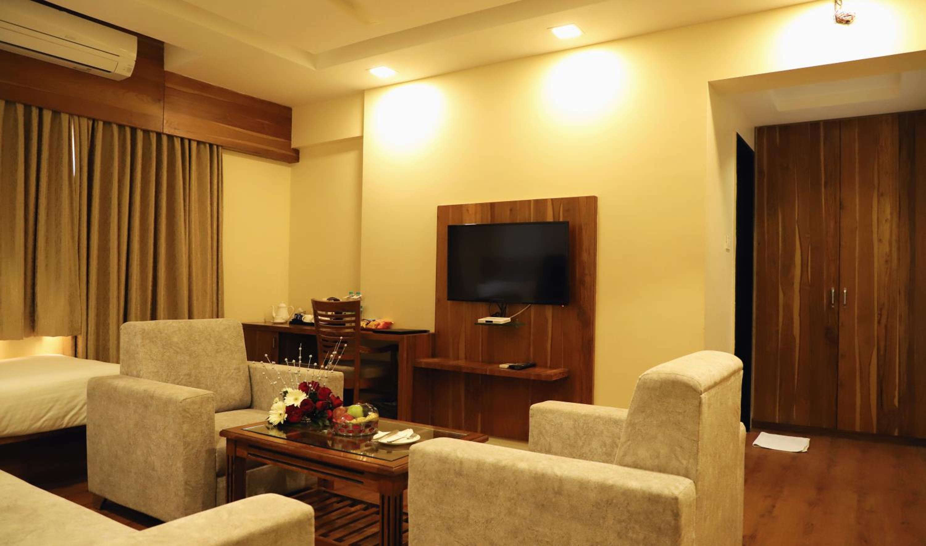 Deluxe Family Room with Temple Pick Up and Drop, Early Check in at 11am and Late Checkout till 1pm (Subject to availability)