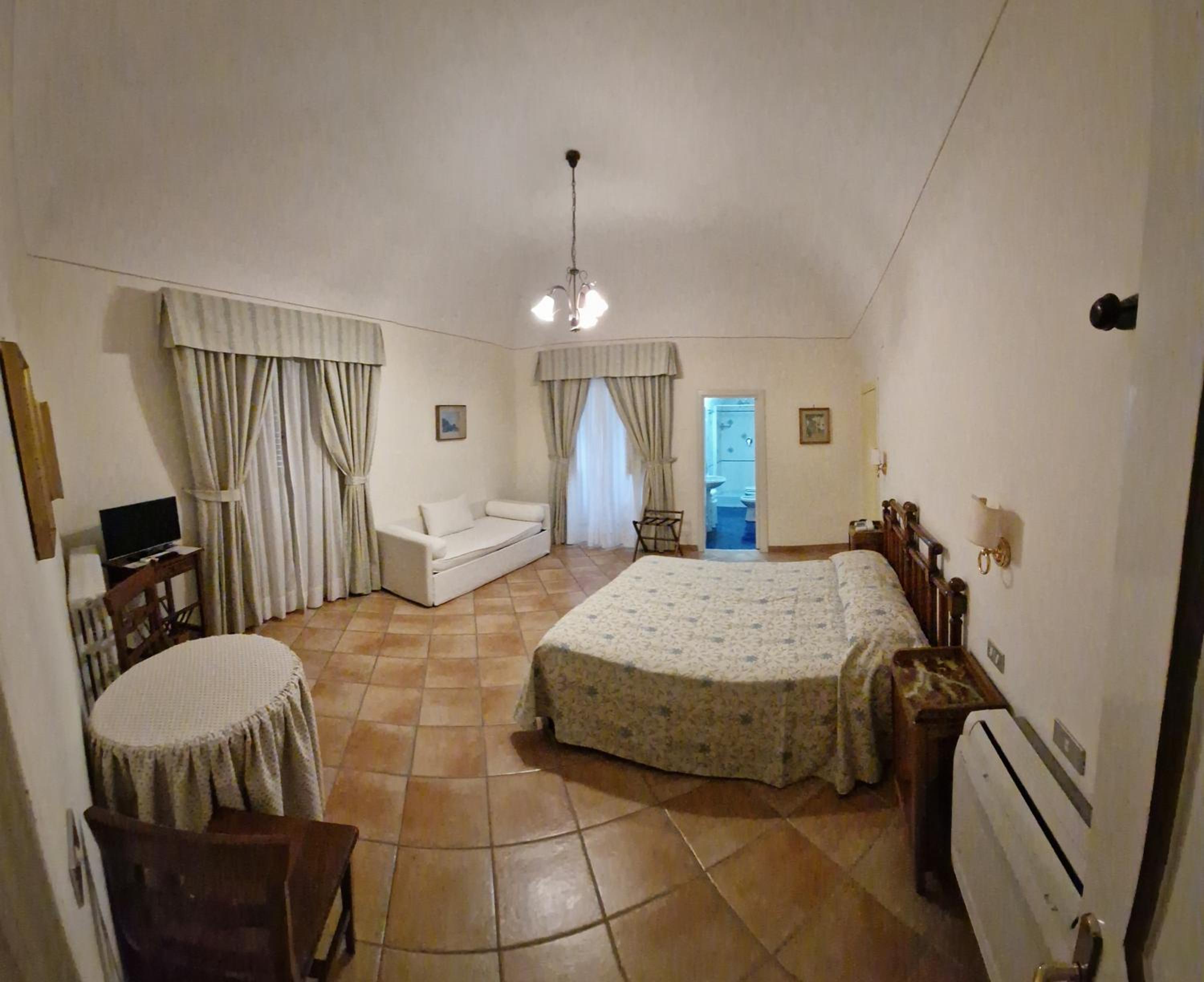 Deluxe Triple Room photo 1