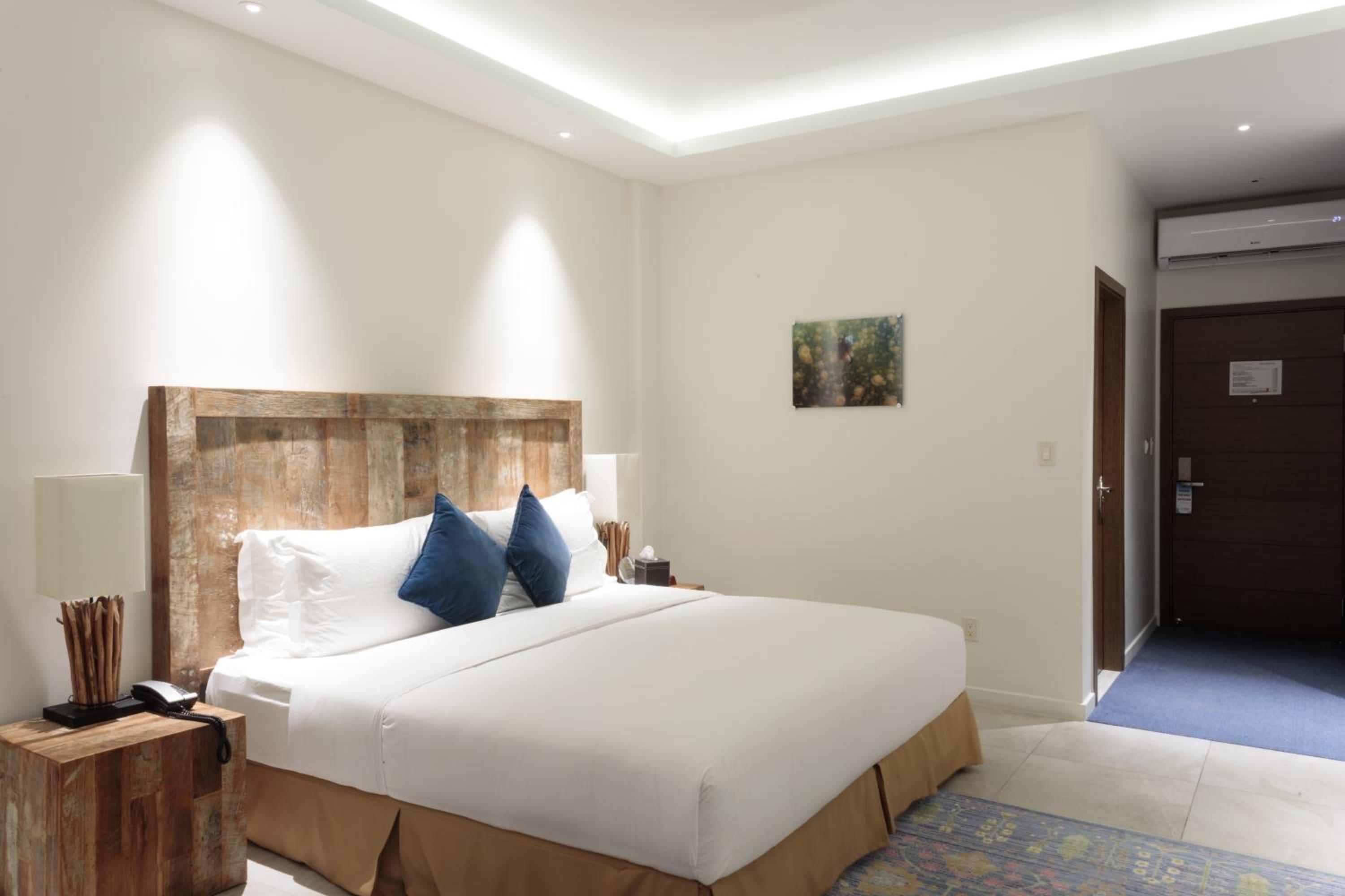 King Room with Pool View photo 3