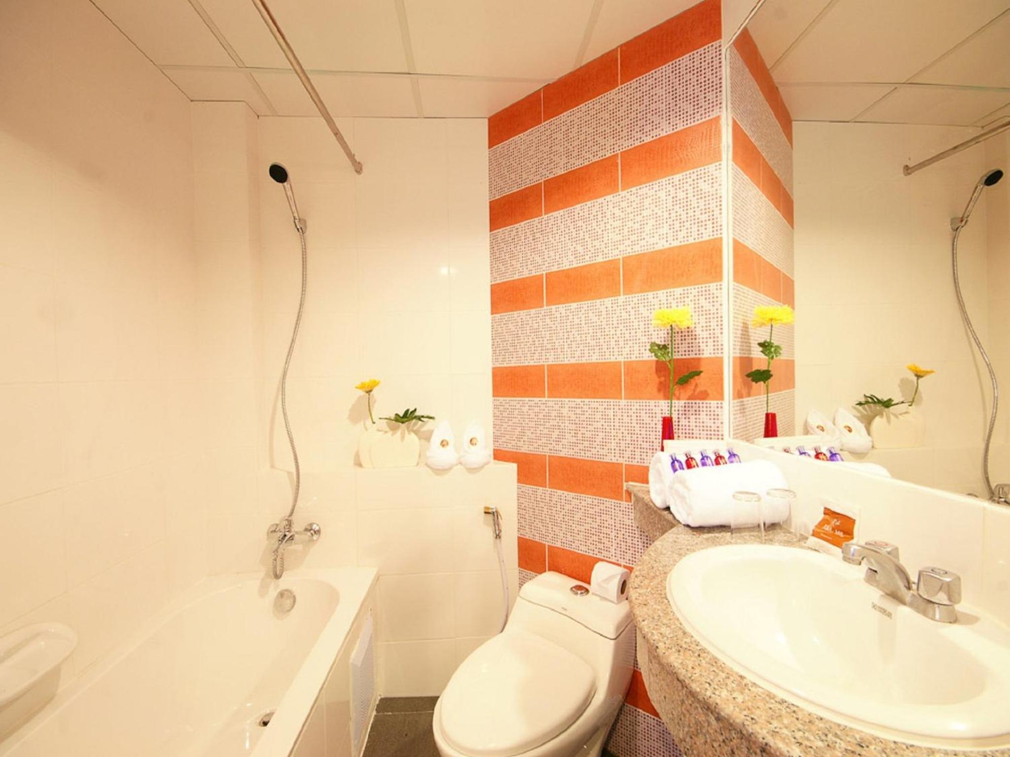 Standard Twin Room - Photo 2