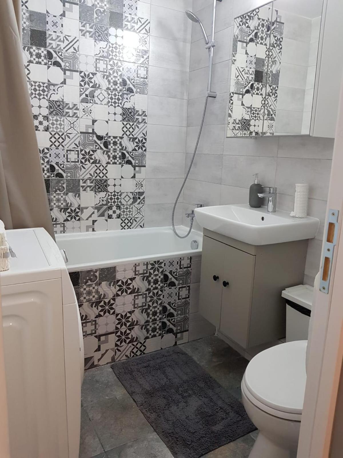 Studio Apartment - Photo 8