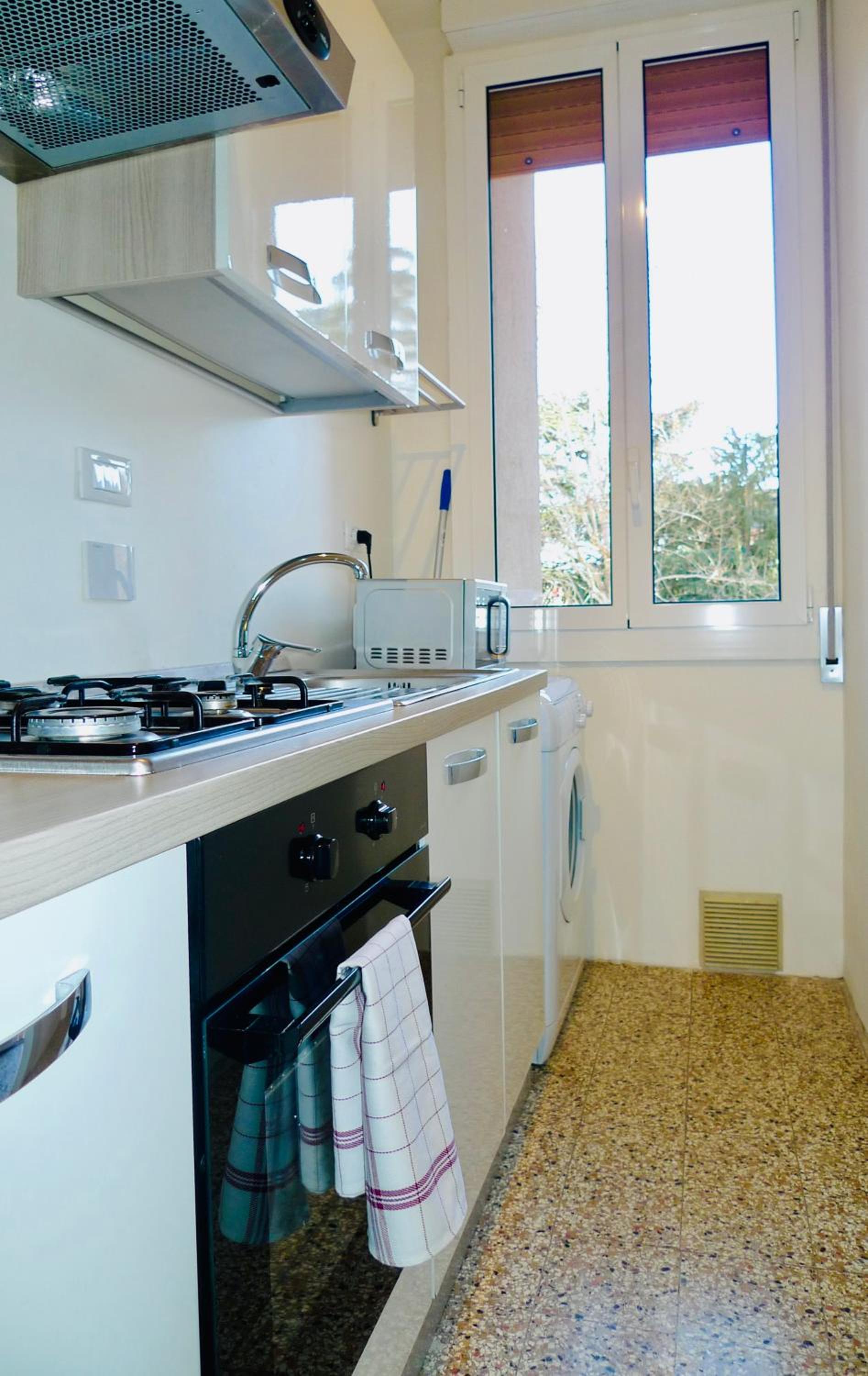Two-Bedroom Apartment - Photo 2