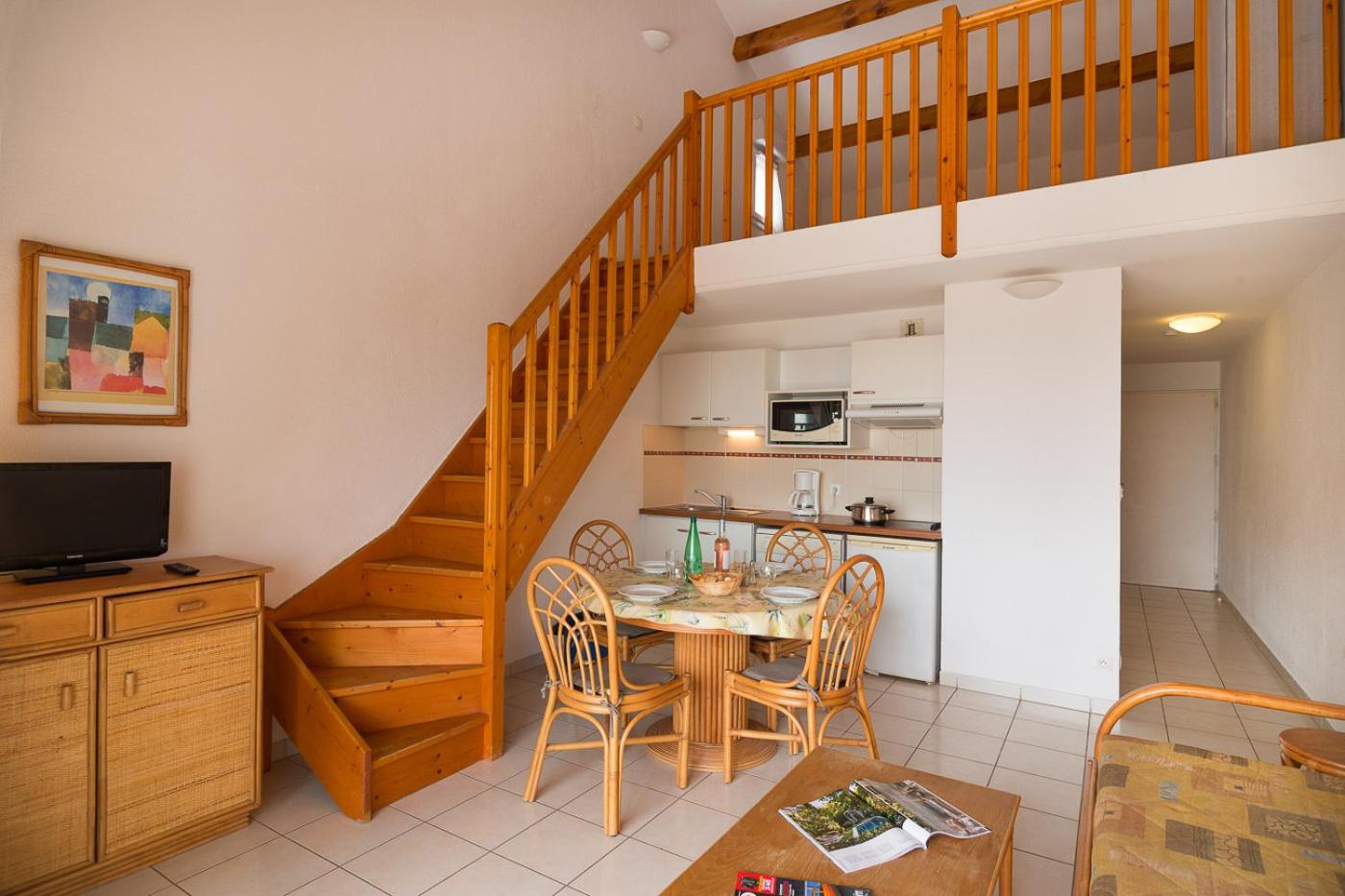 Two-Bedroom Apartment with Cabin and Mezzanine - Sea View - Photo 1