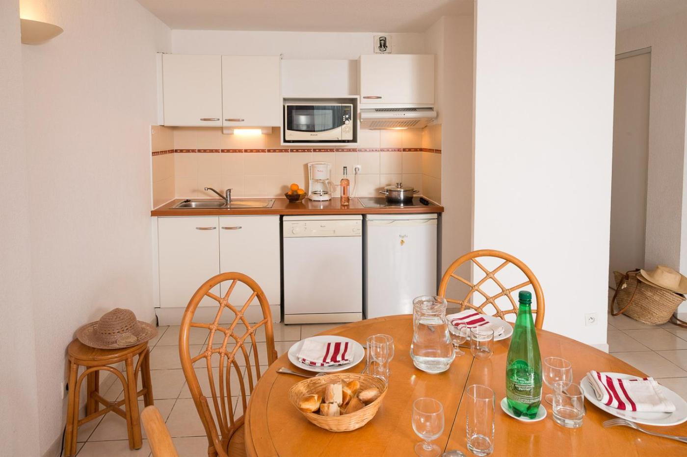 Apartment with Sea View - Photo 2