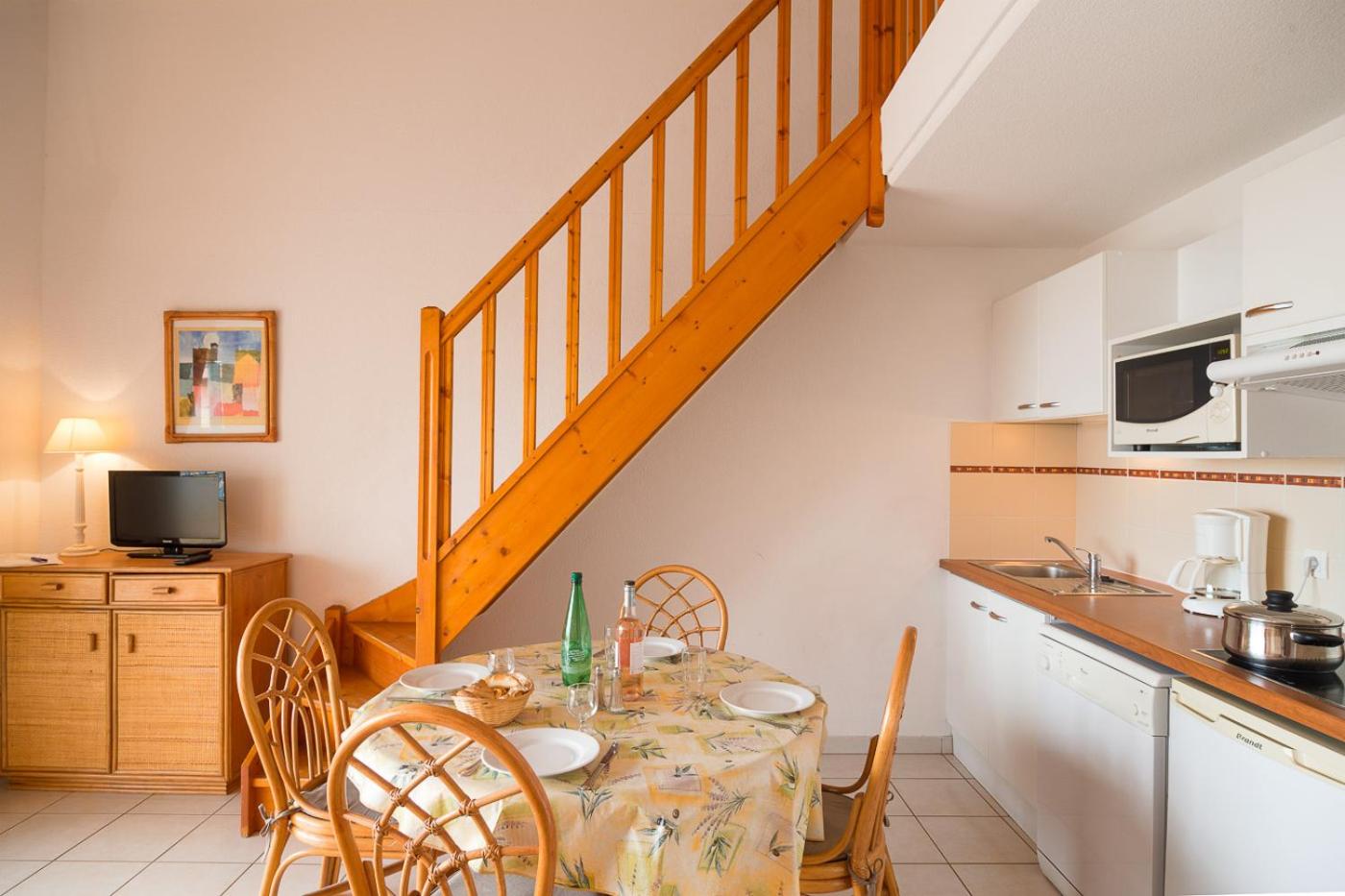 Two-Bedroom Apartment with Cabin and Mezzanine - Sea View - Photo 3