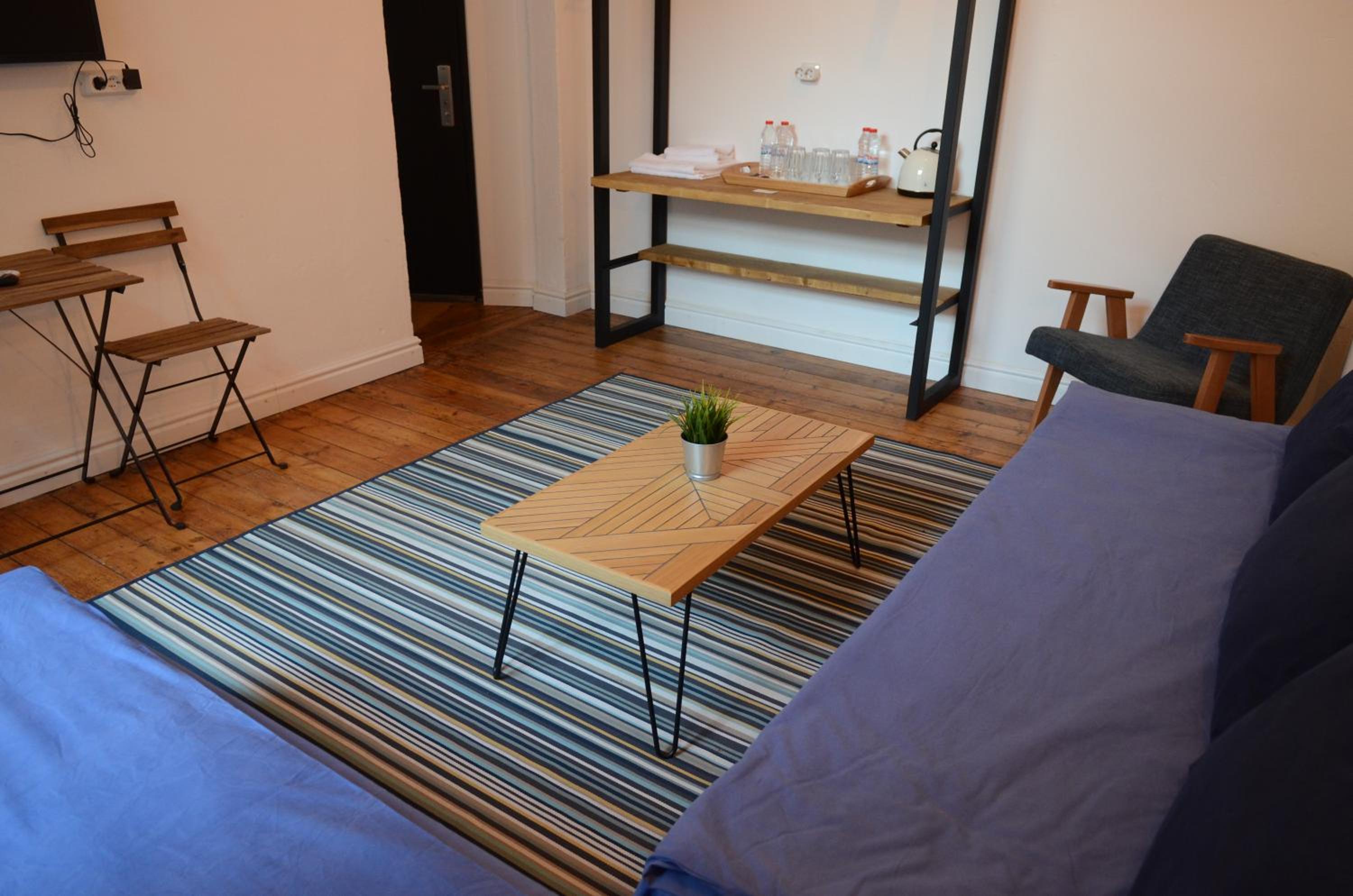 Apartment with Terrace photo 2