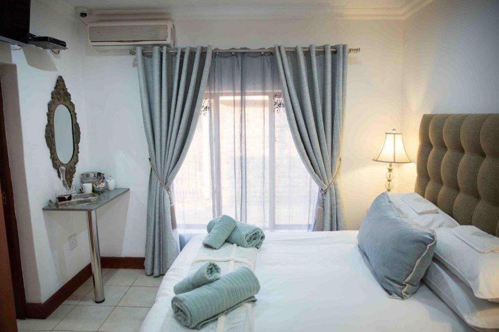 Deluxe Double Room with Shower