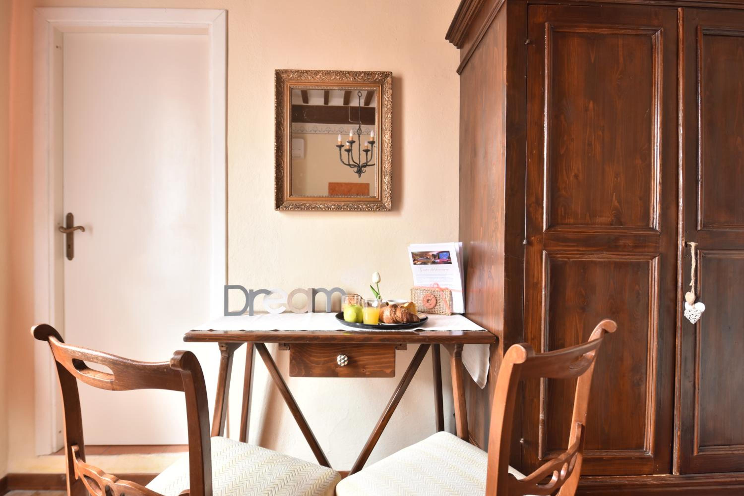 Double Room - Photo 2