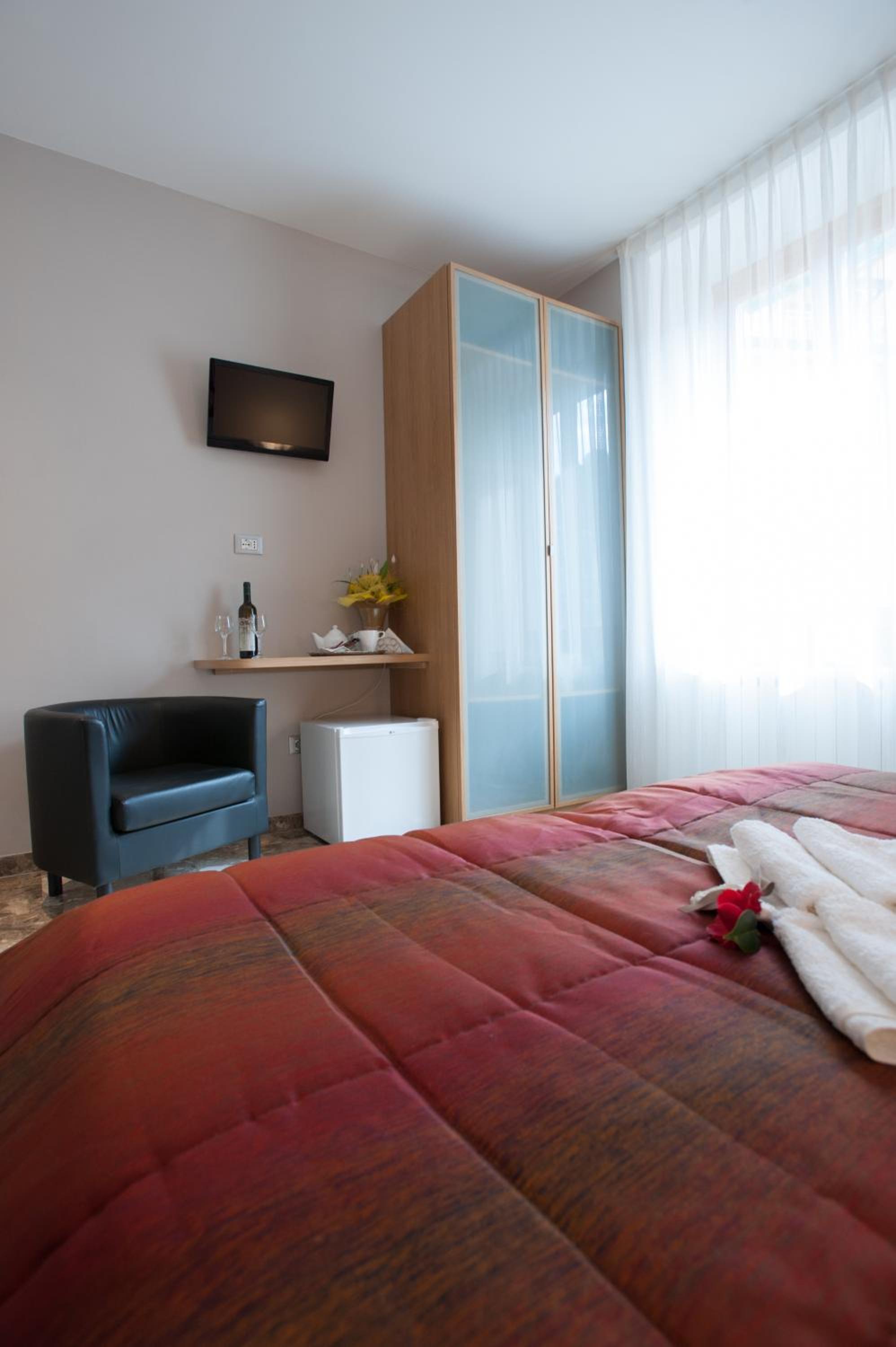 Double Room - Photo 14
