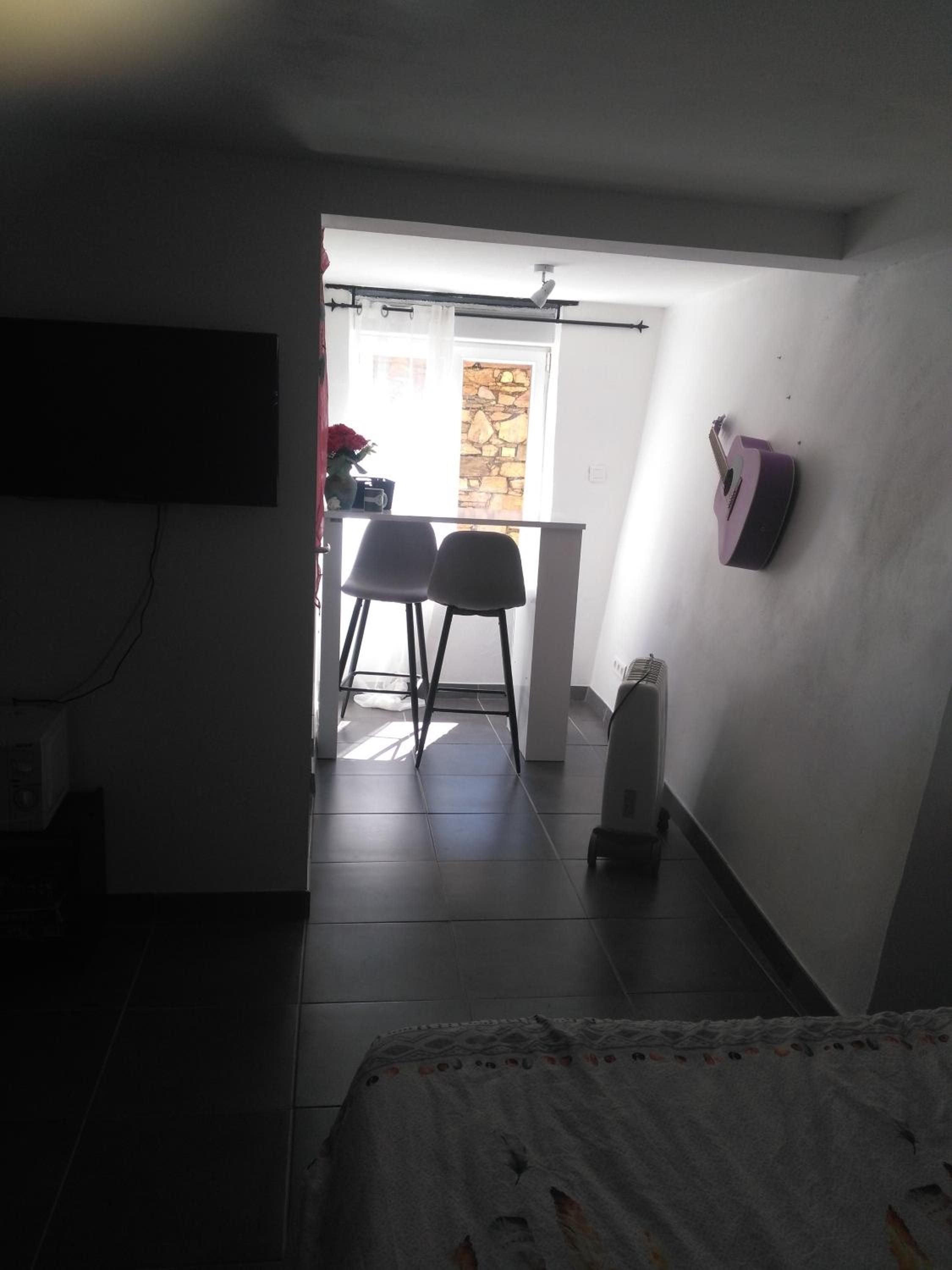 Double Room with Private Bathroom - Photo 28