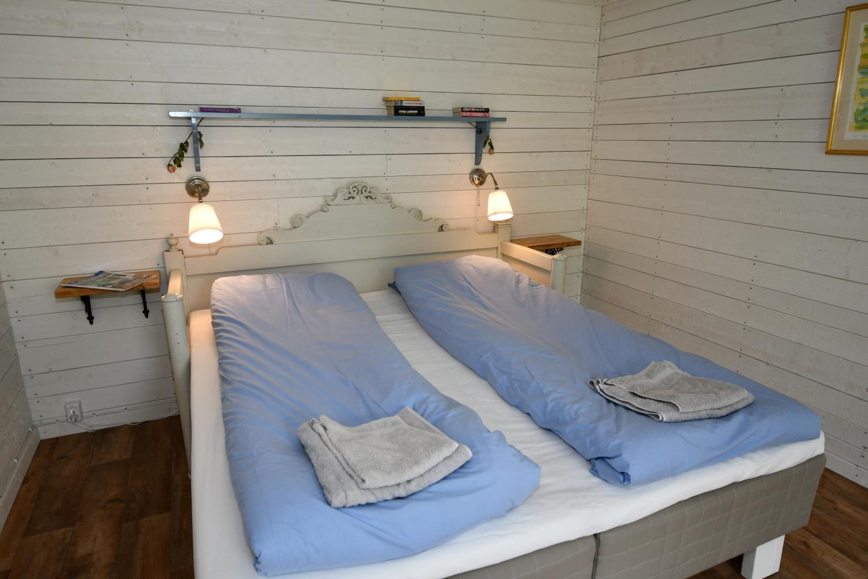 Double Room with Shared Bathroom photo 1