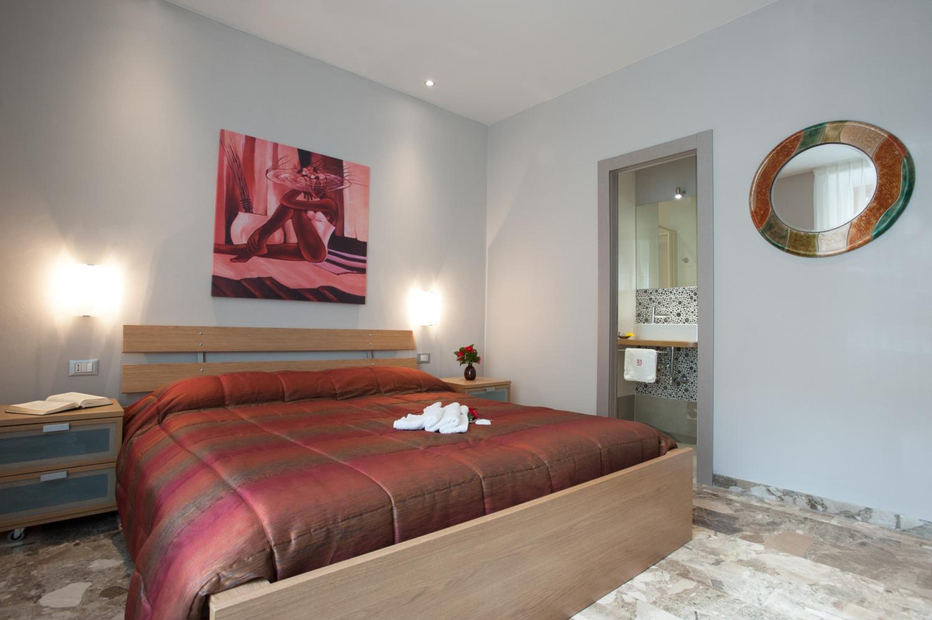 Double Room - Photo 10